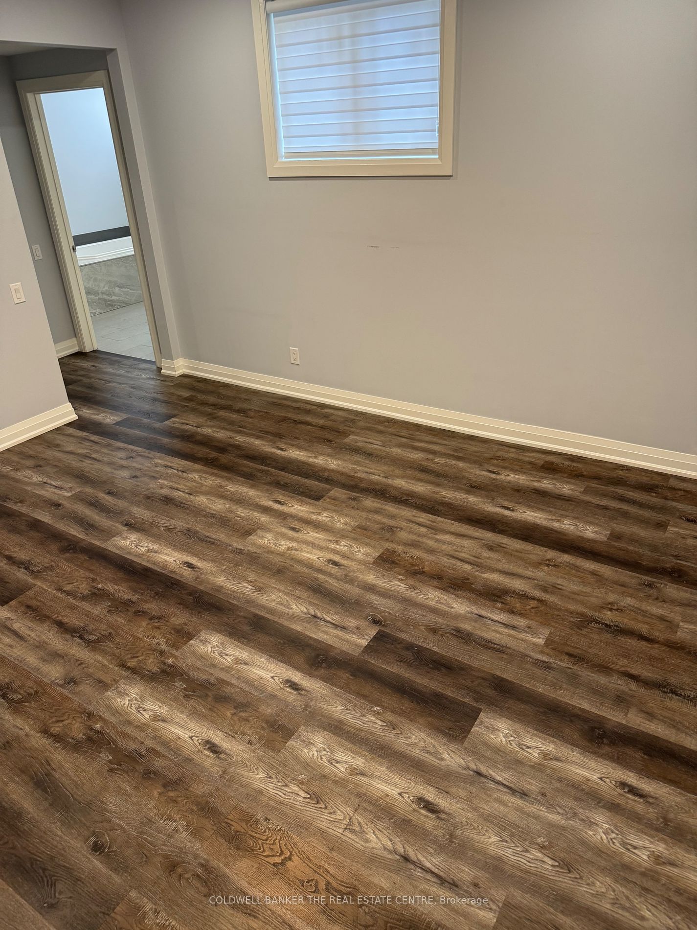 15410 Jane St N Property Photo 9