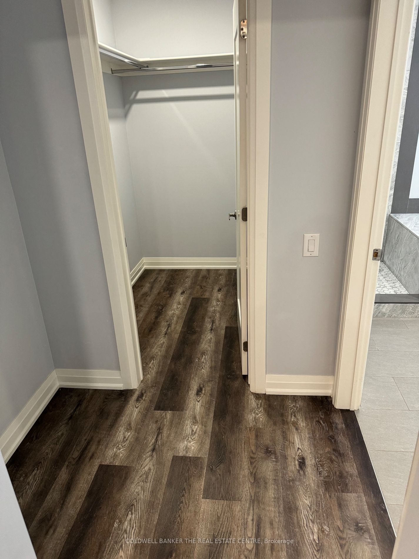15410 Jane St N Property Photo 11