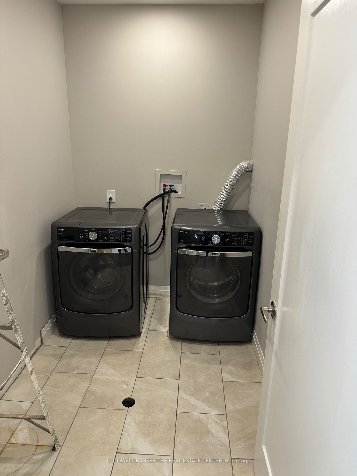15410 Jane St N Property Photo 22