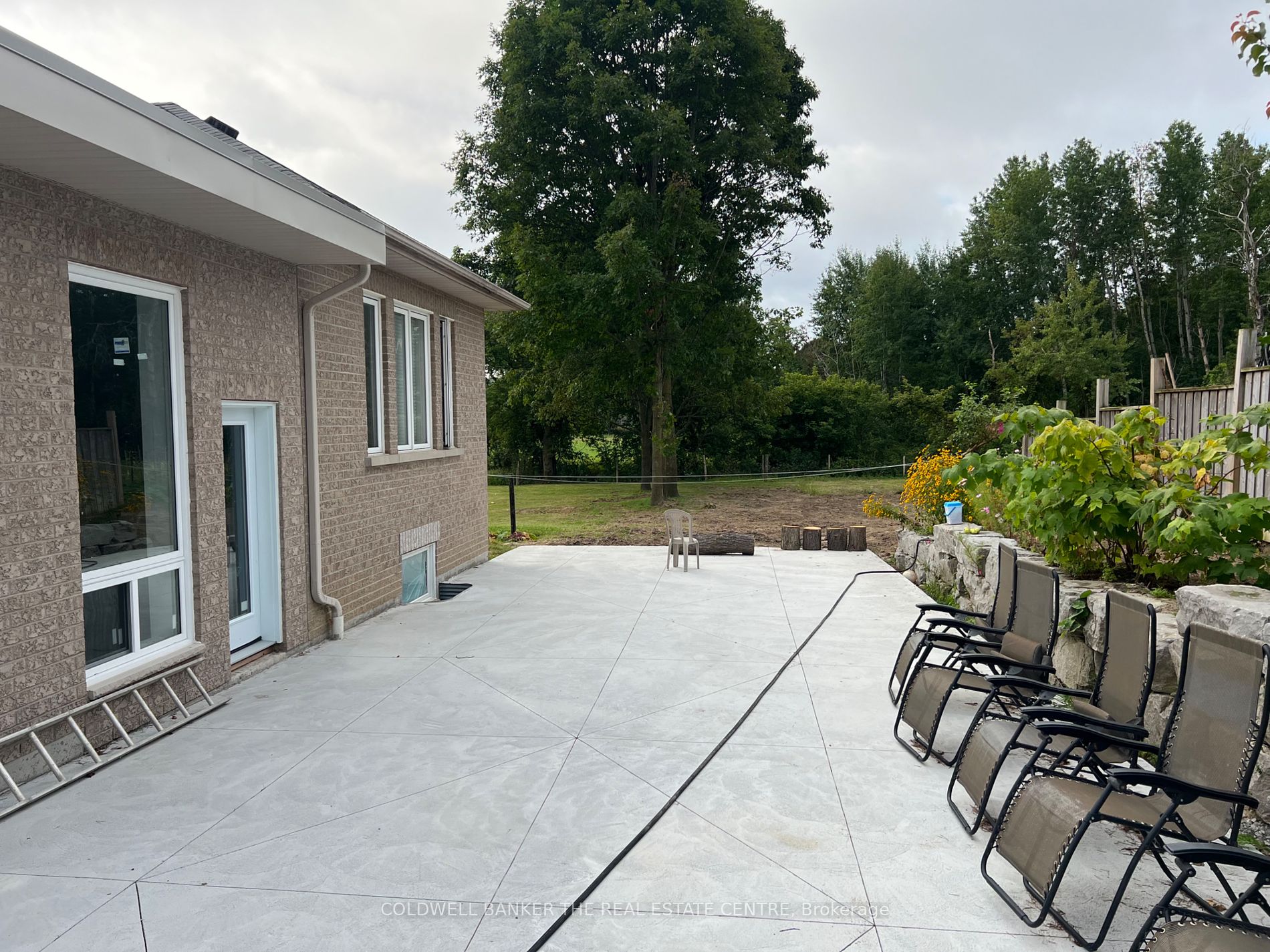 15410 Jane St N Property Photo 25