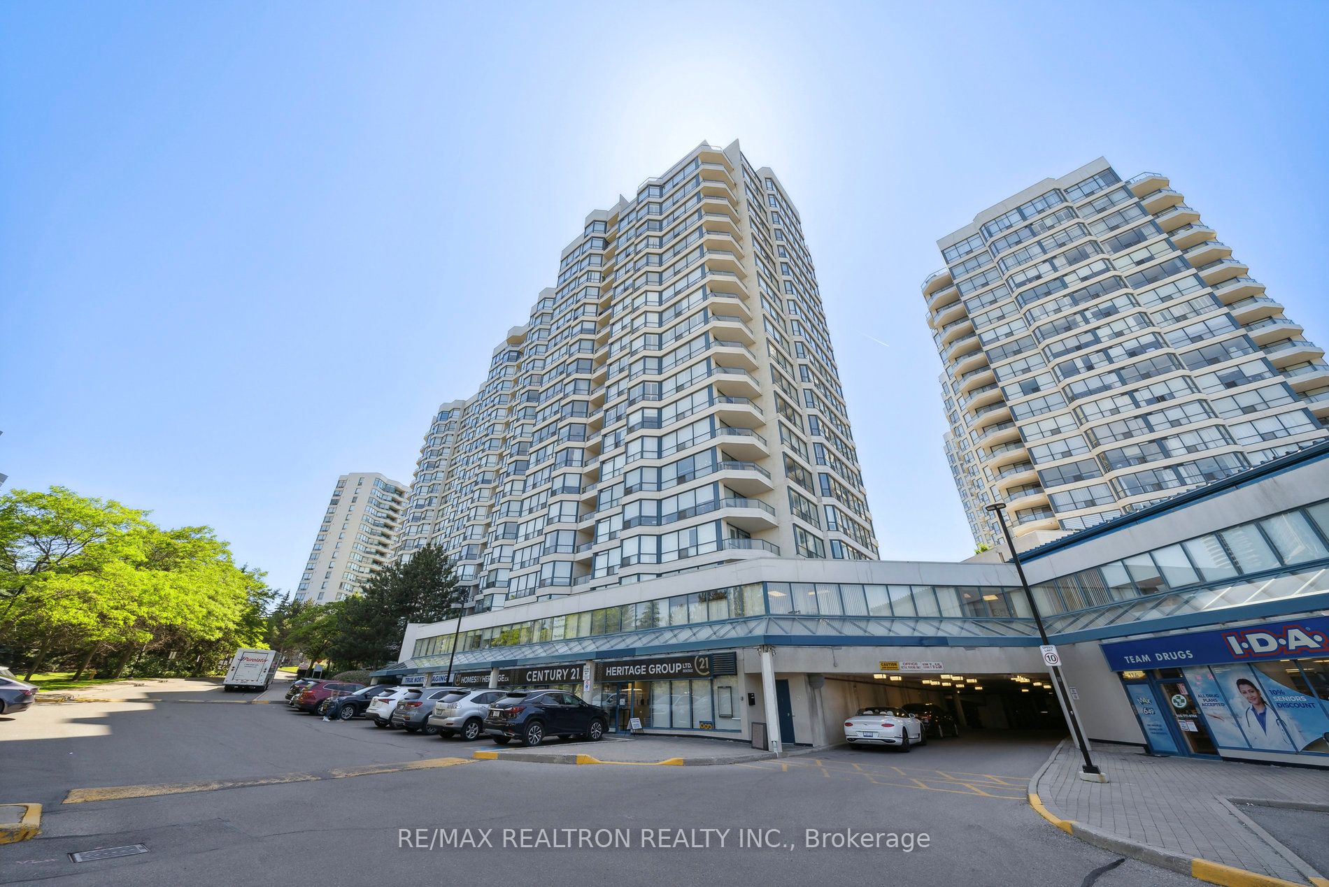 7300 Yonge St 24 Property Photo