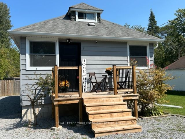 11 Della St Property Photo