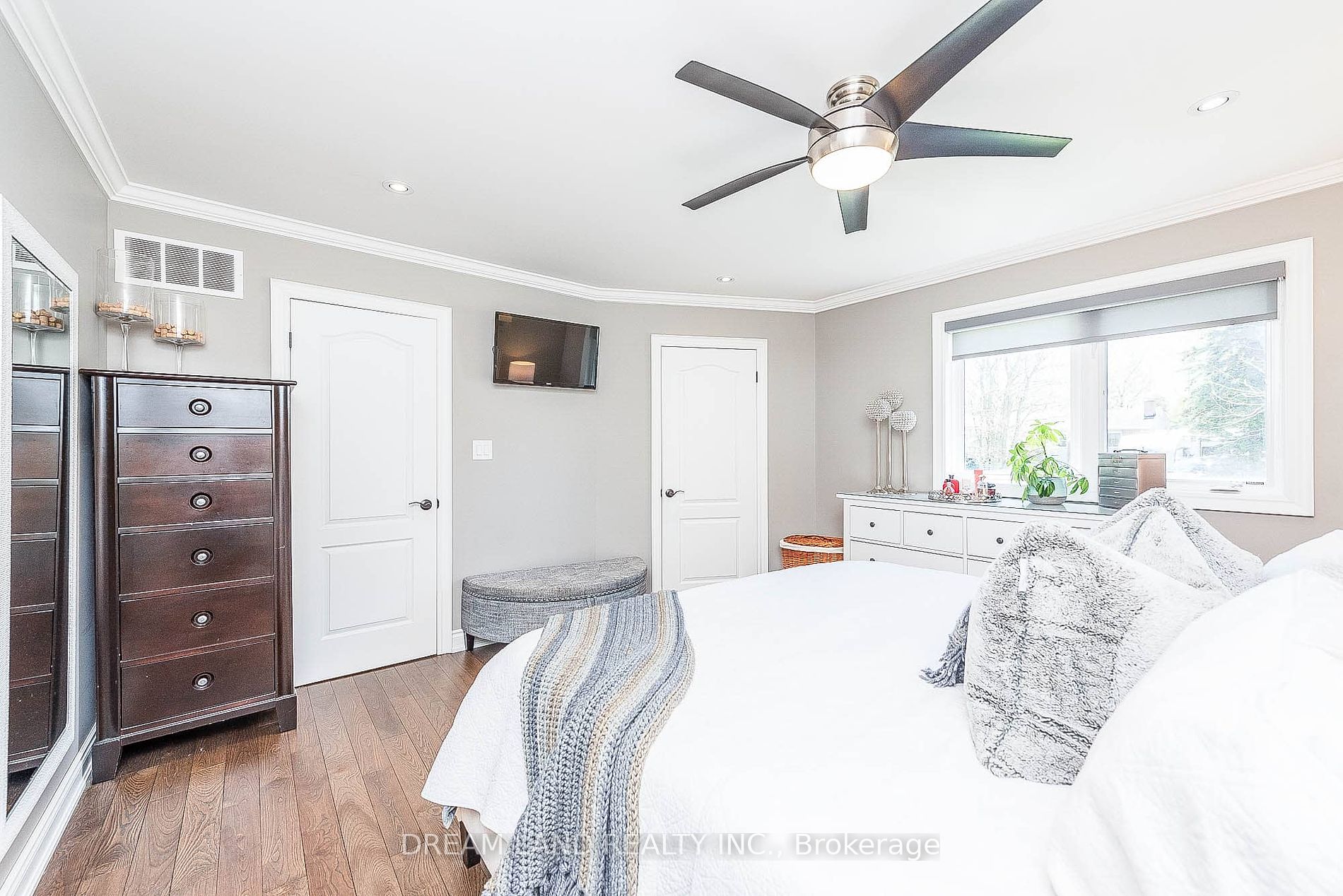 269 Nelson Cres Property Photo 15