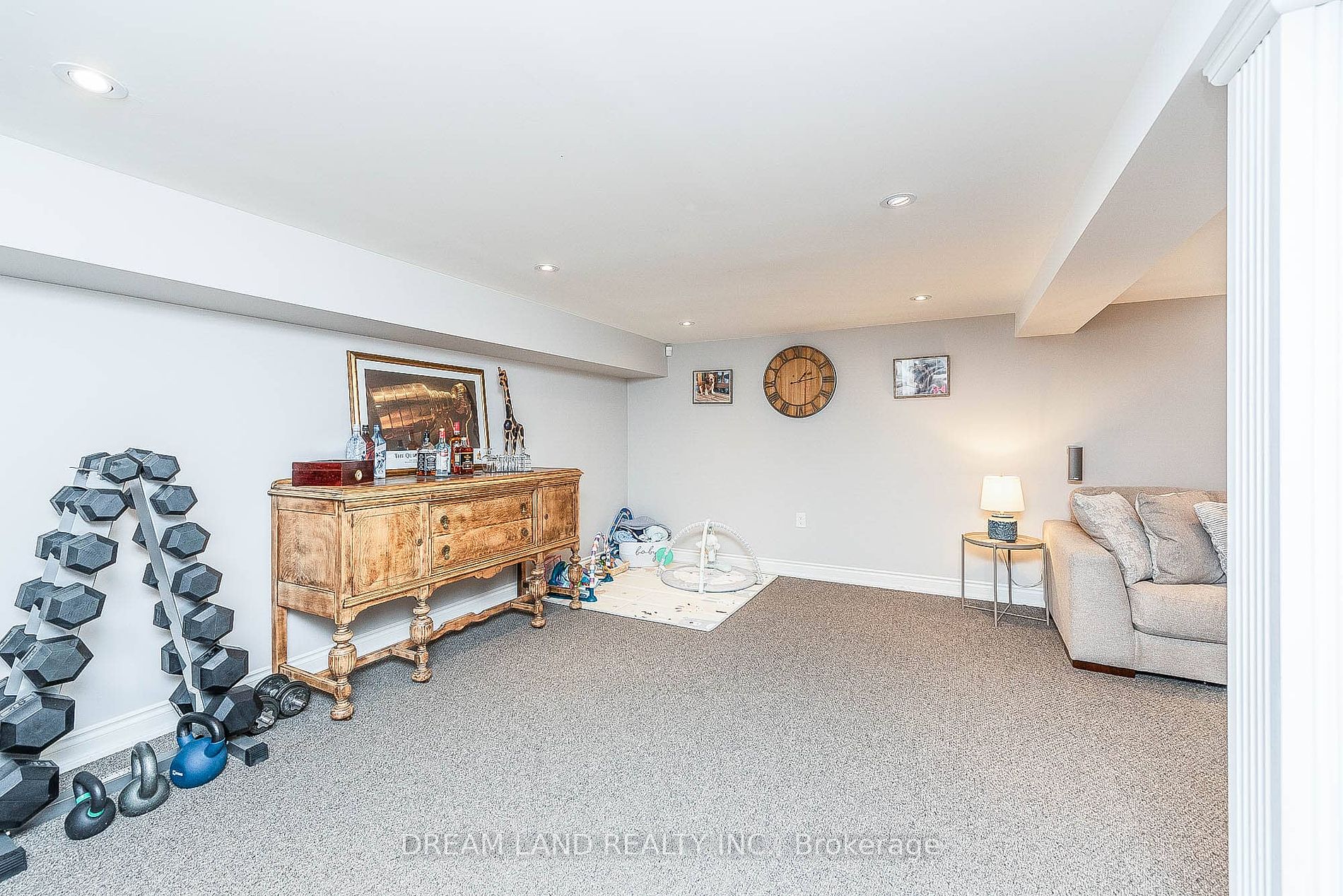 269 Nelson Cres Property Photo 21