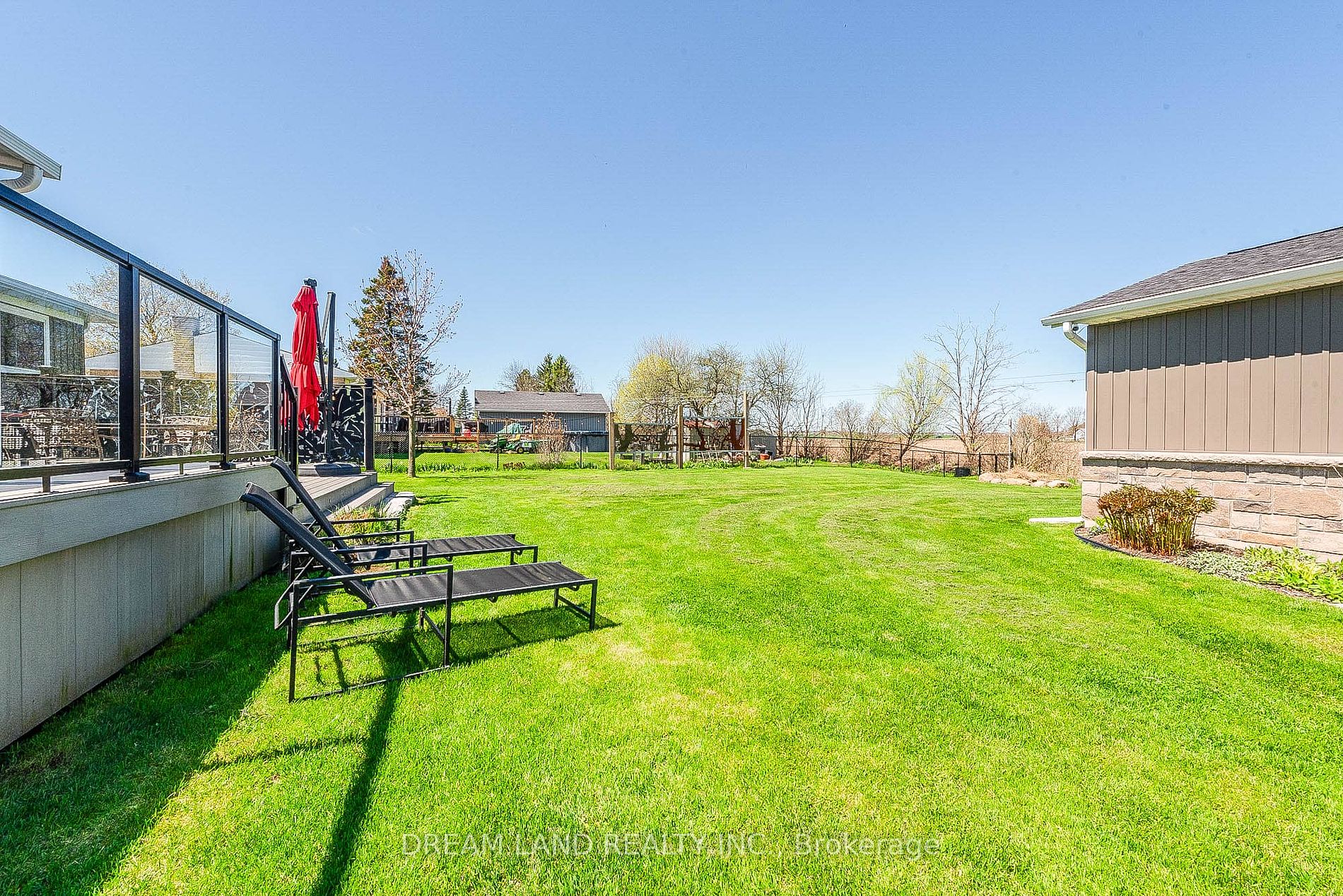269 Nelson Cres Property Photo 31