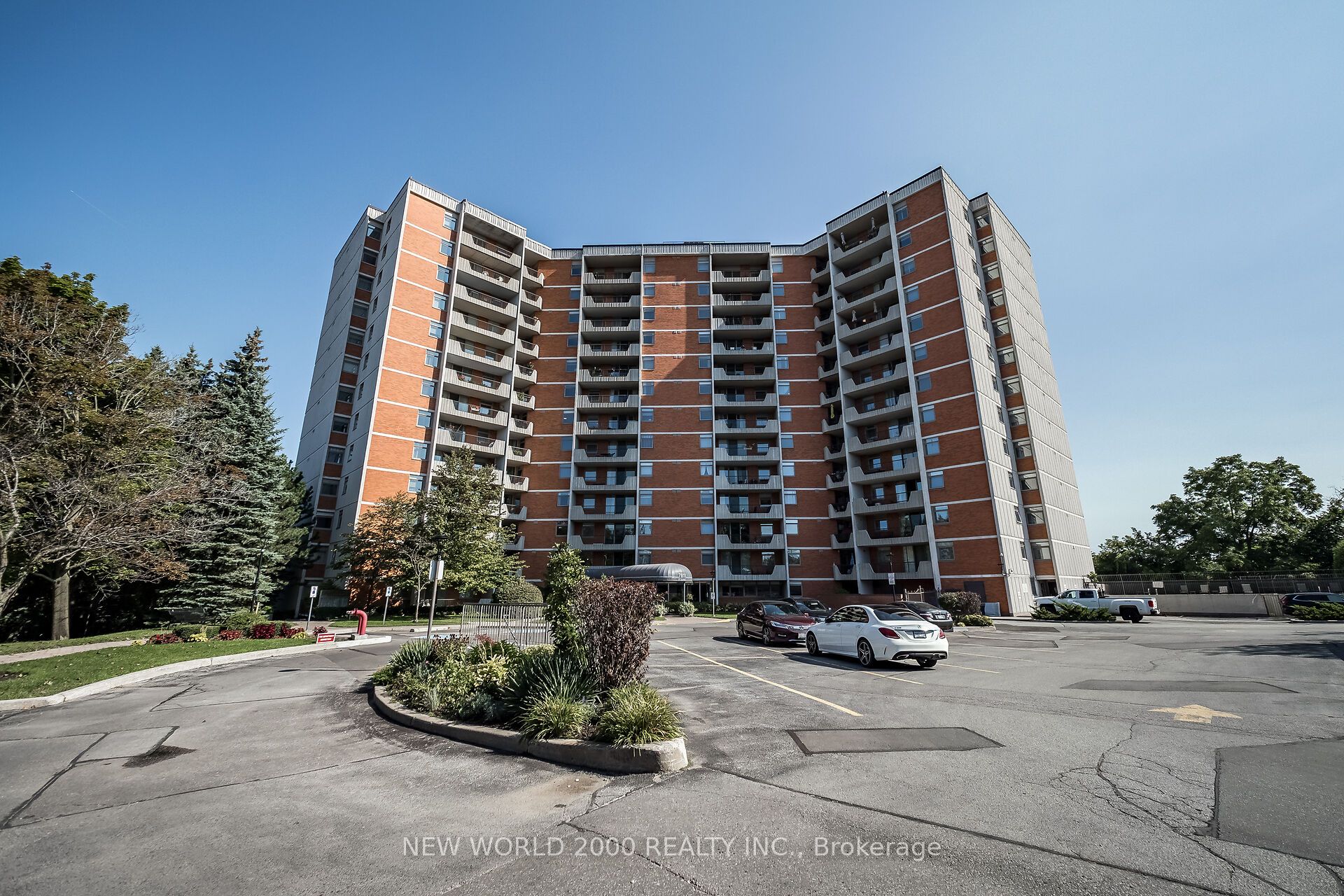 #410 - 7811 Yonge Street Property Photo 1