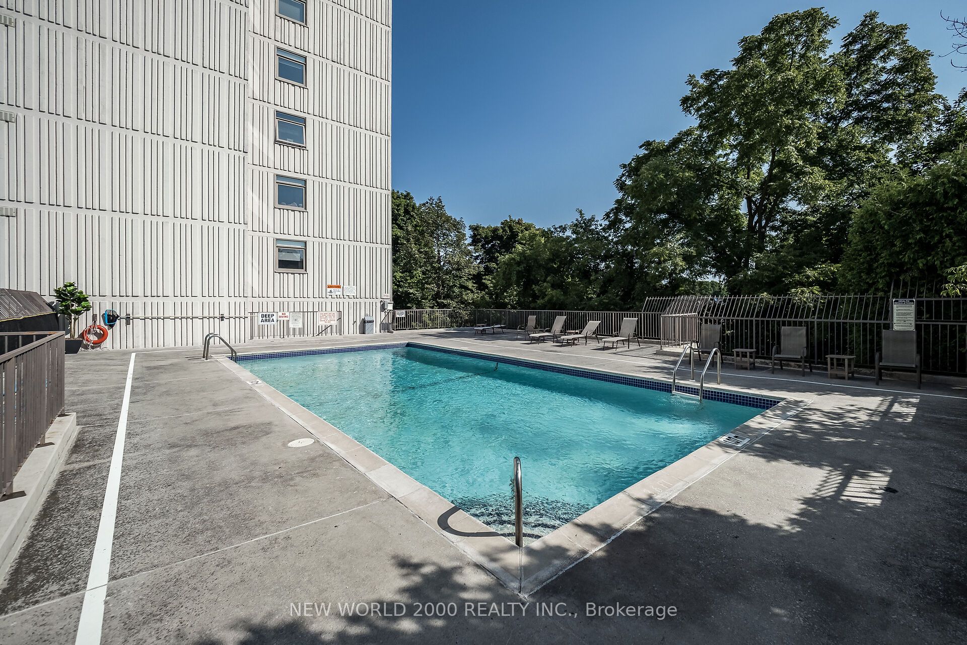#410 - 7811 Yonge Street Property Photo 37