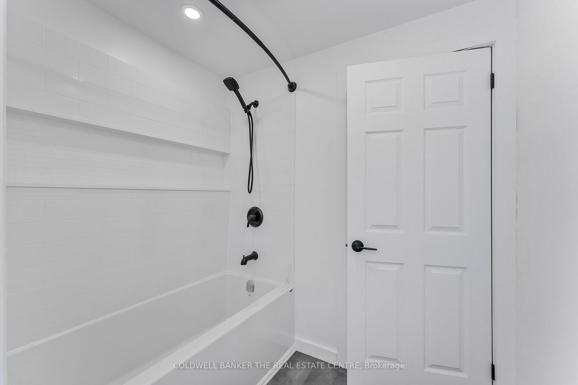 5 Windsor Dr Property Photo 19