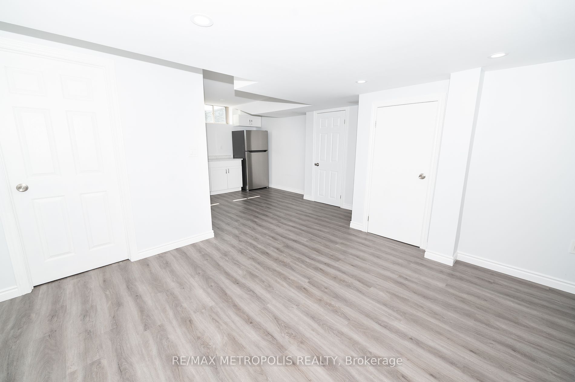 90 Arnold Cres Property Photo 7