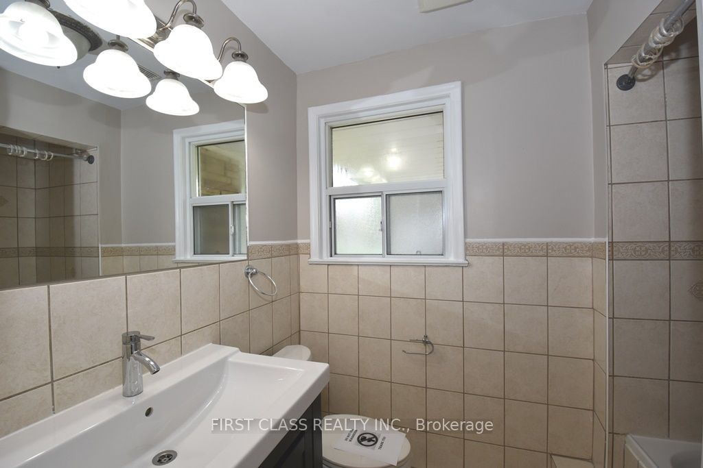 368 Balkan Rd Property Photo 2