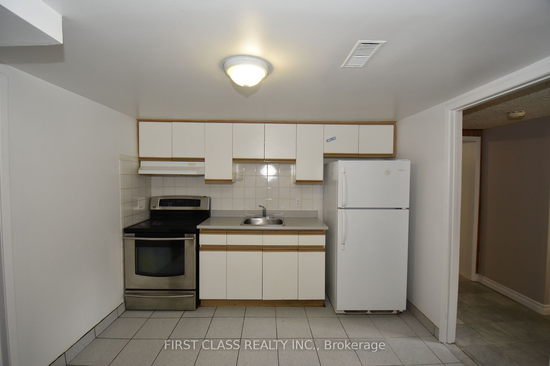 368 Balkan Rd Property Photo 10