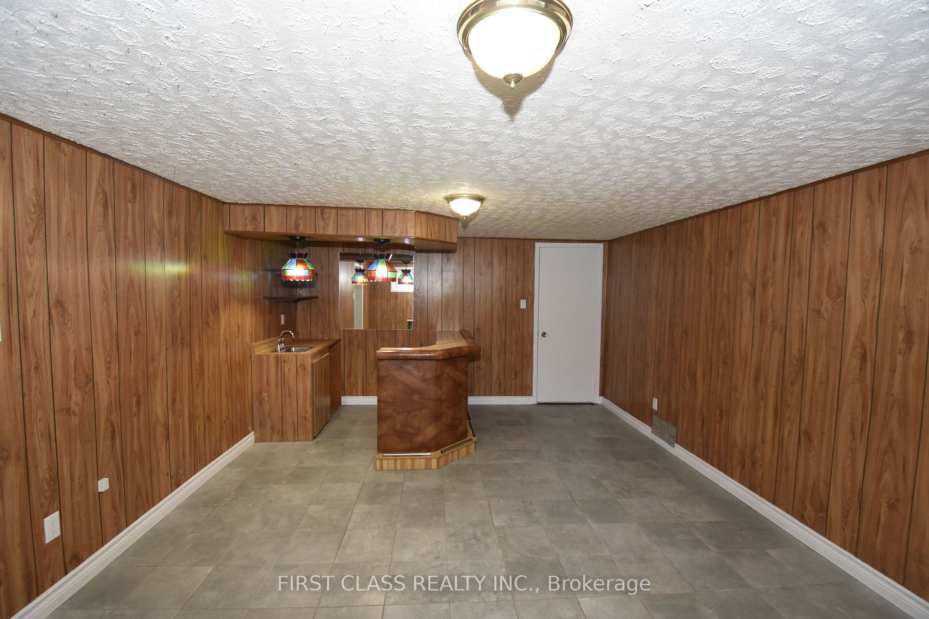 368 Balkan Rd Property Photo 11