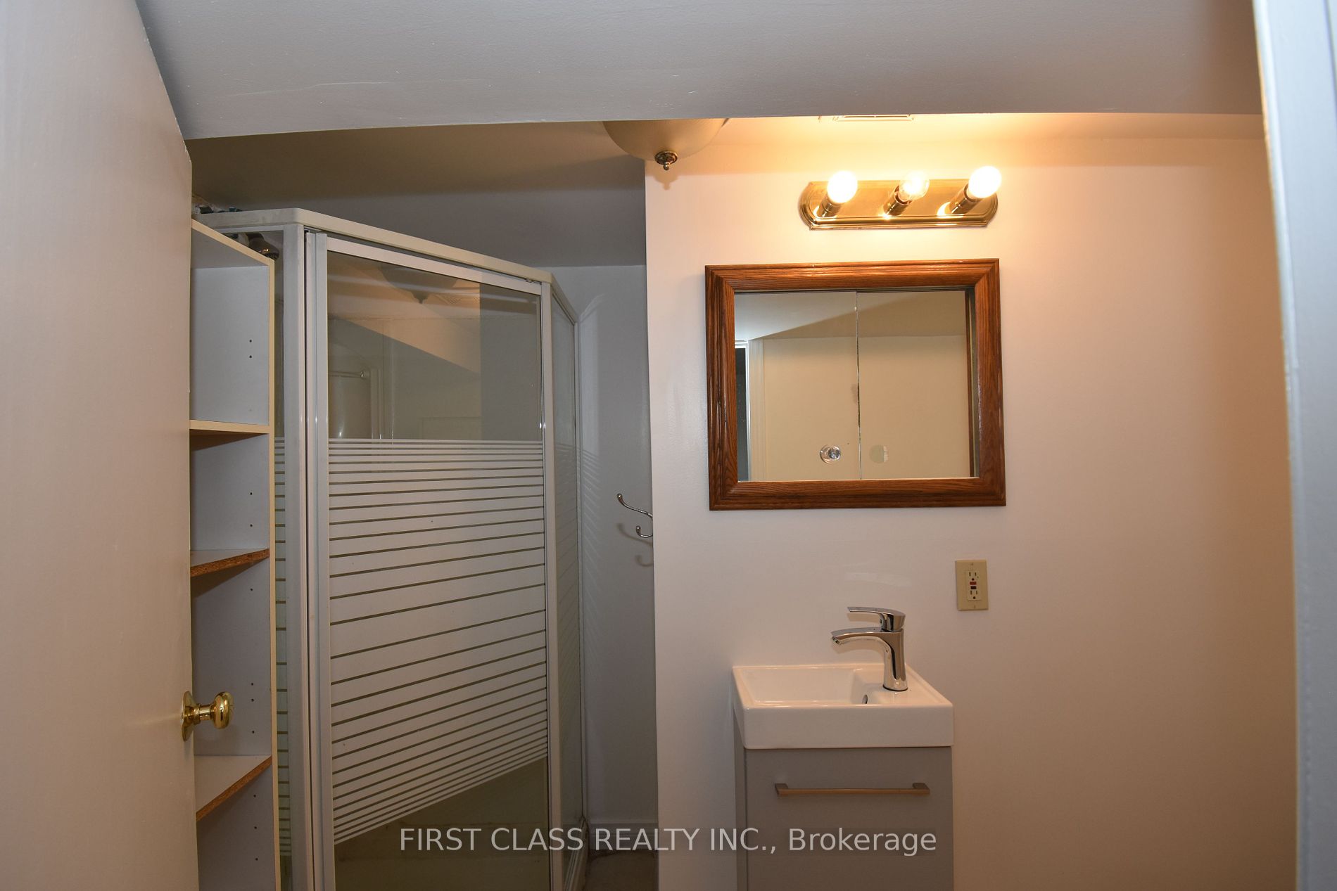 368 Balkan Rd Property Photo 14