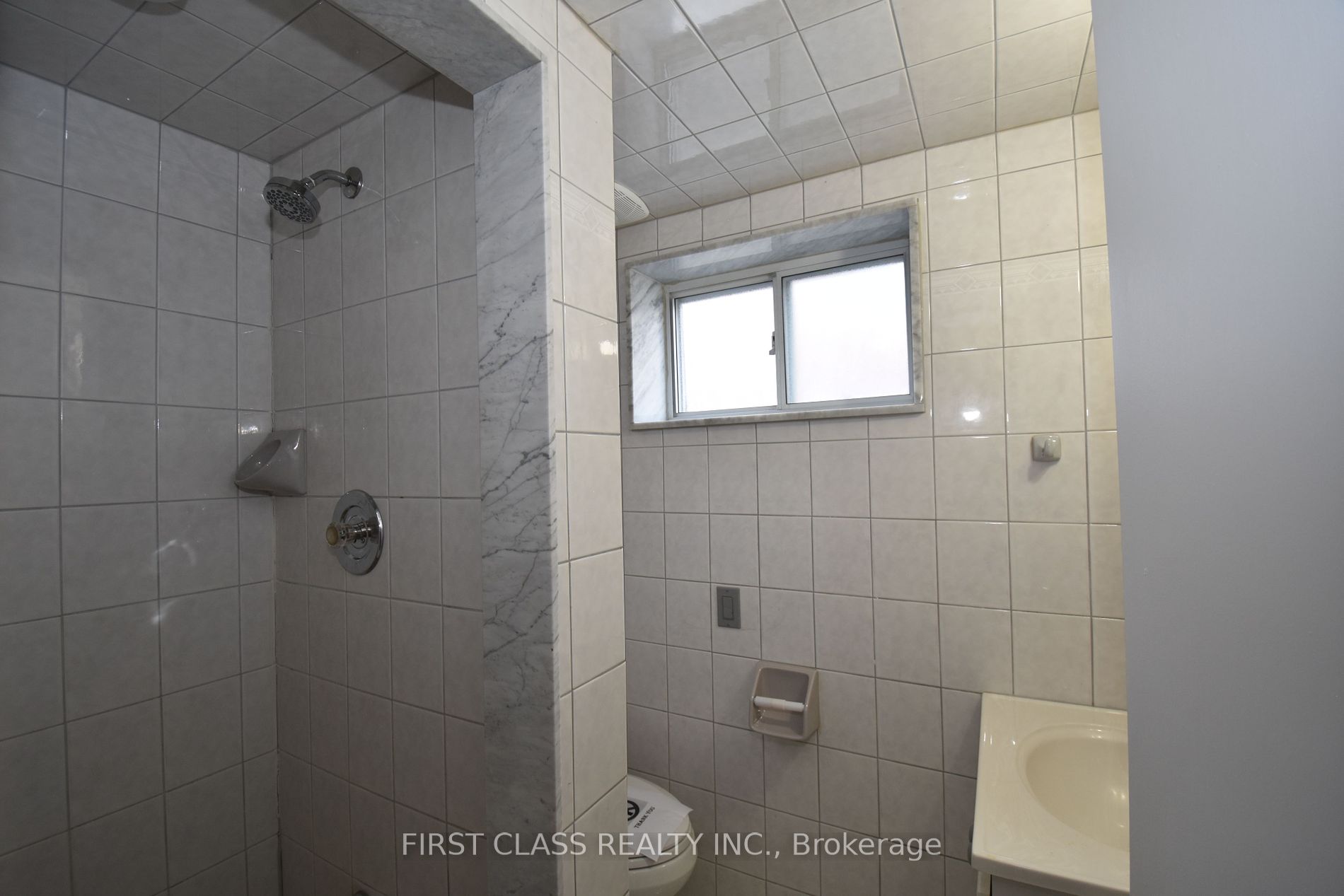 368 Balkan Rd Property Photo 15