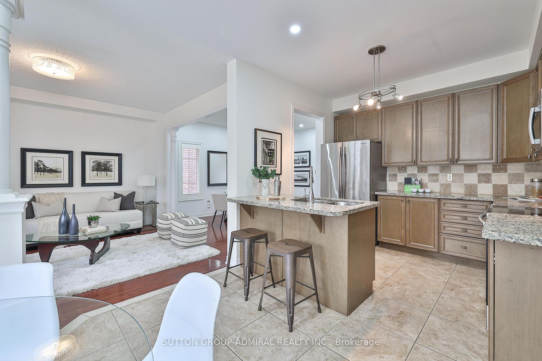 27 Asner Ave Property Photo 2