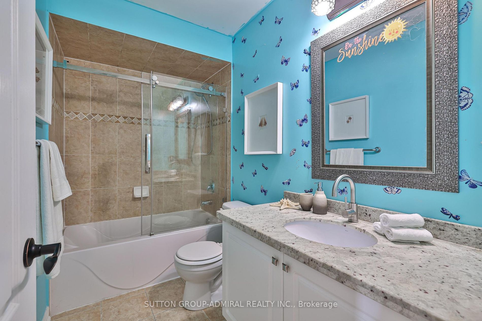 27 Asner Ave Property Photo 11