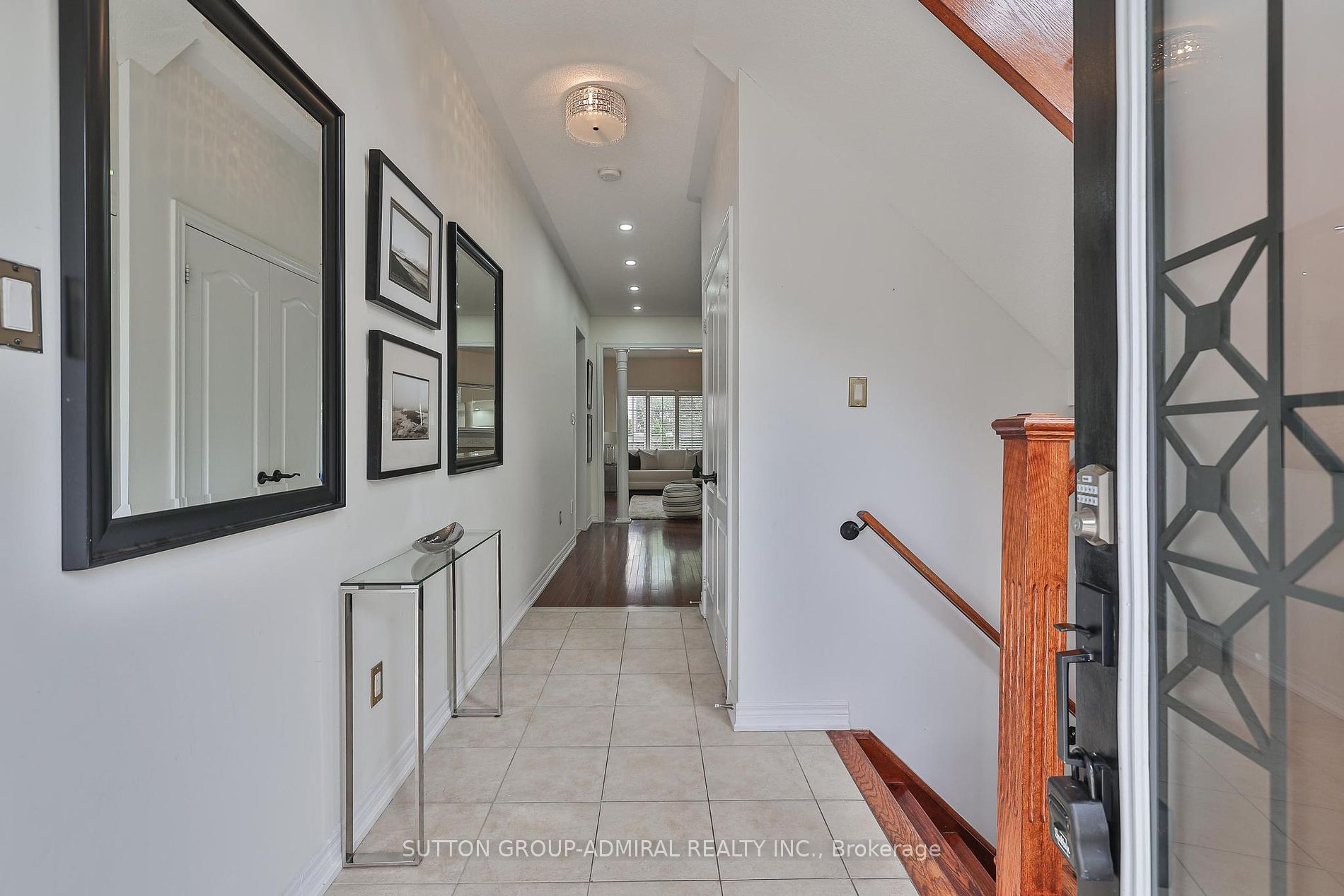 27 Asner Ave Property Photo 12