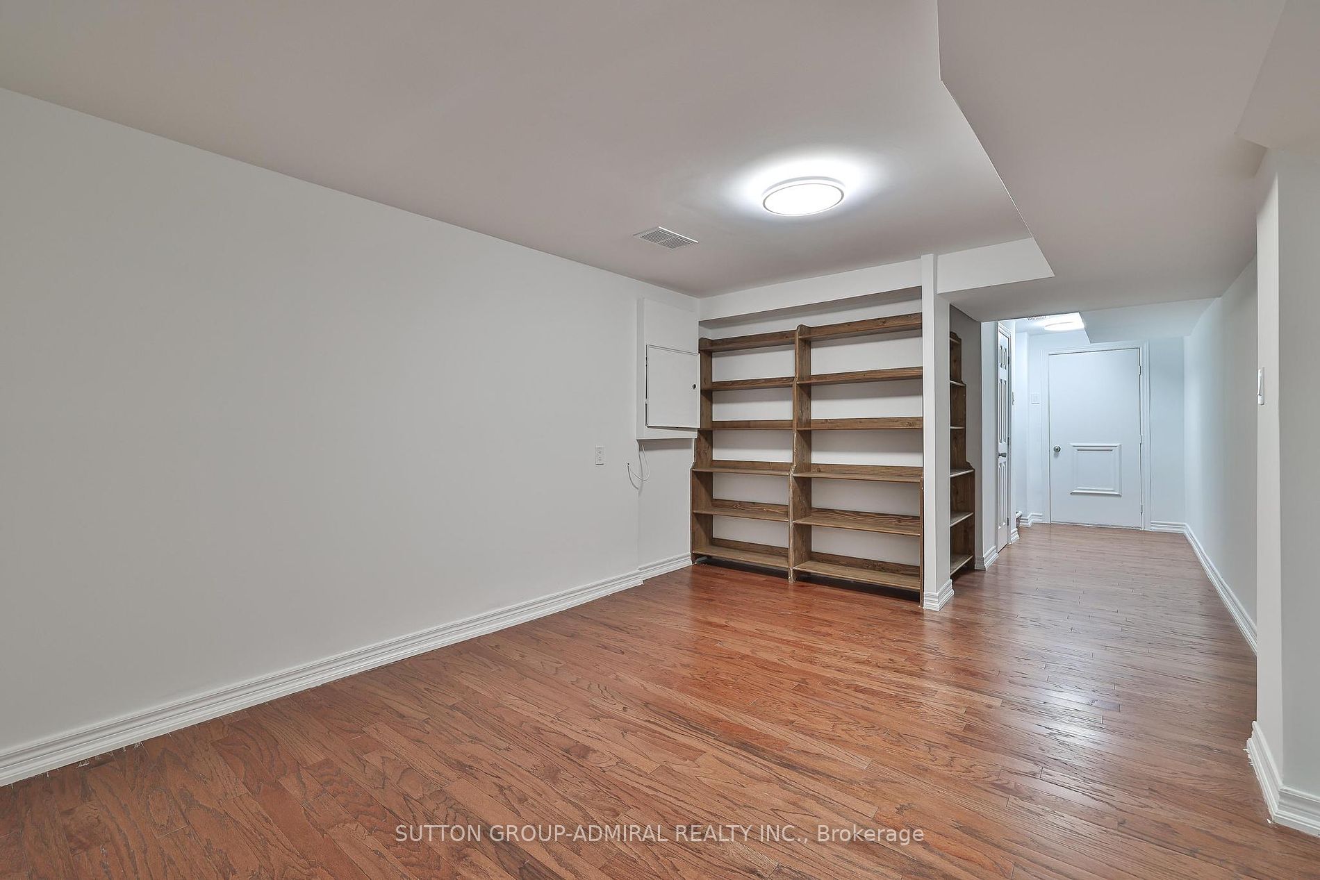 27 Asner Ave Property Photo 17