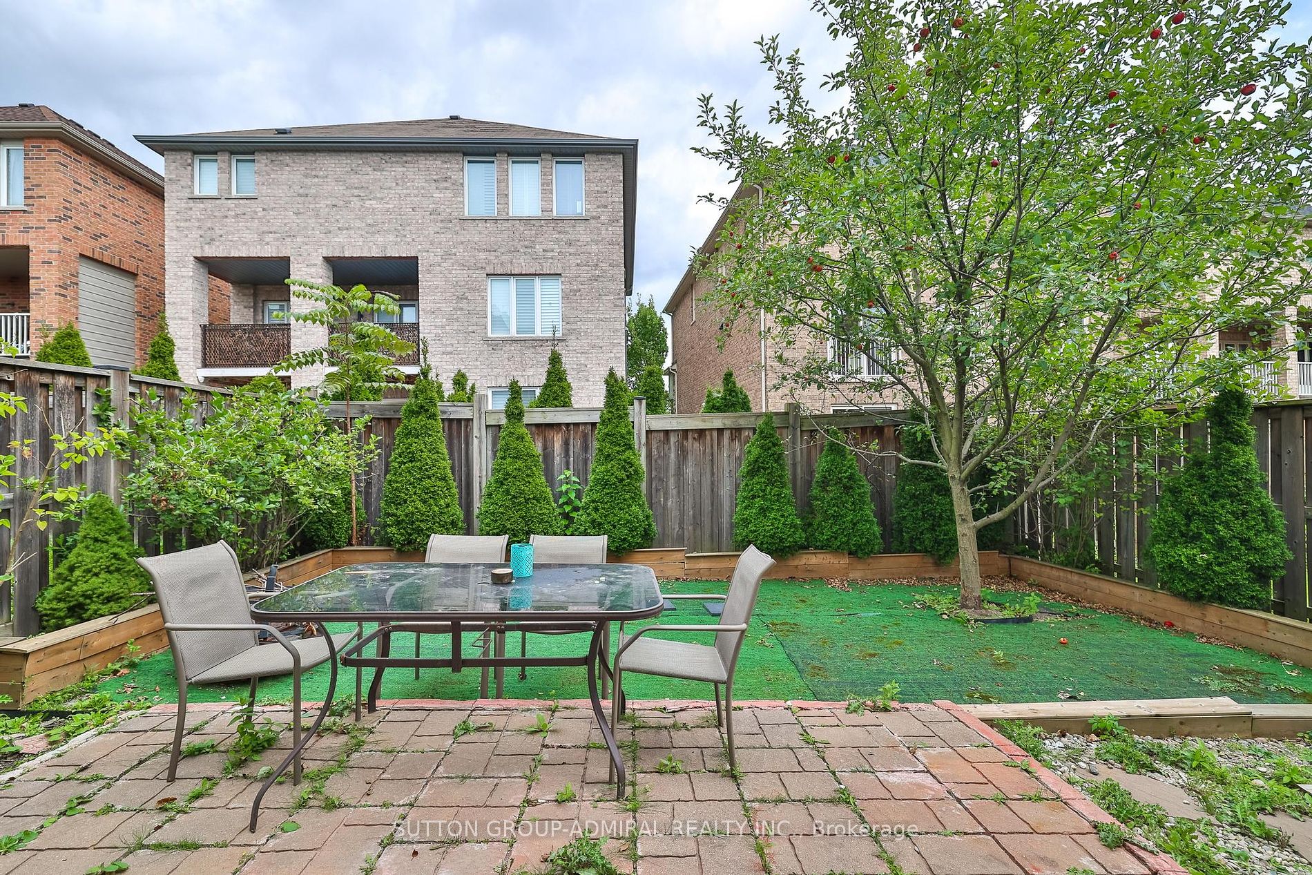 27 Asner Ave Property Photo 18