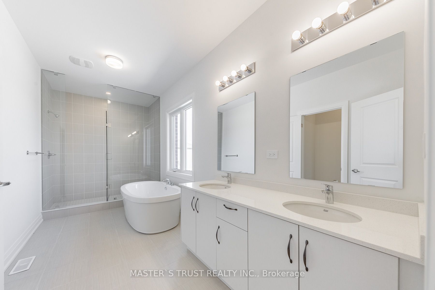15 Backhouse Dr Property Photo 14