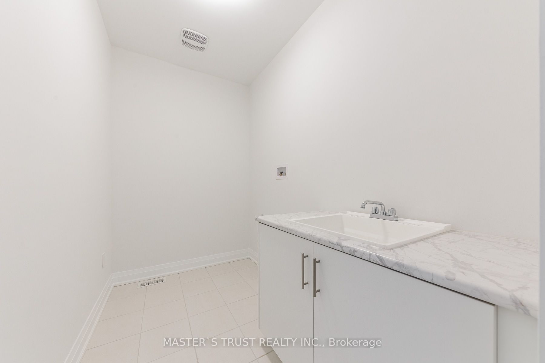 15 Backhouse Dr Property Photo 22