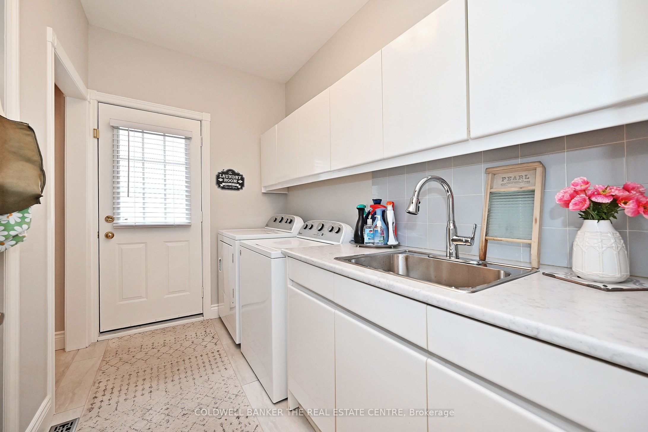92 Carlyle Crescent Property Photo 15