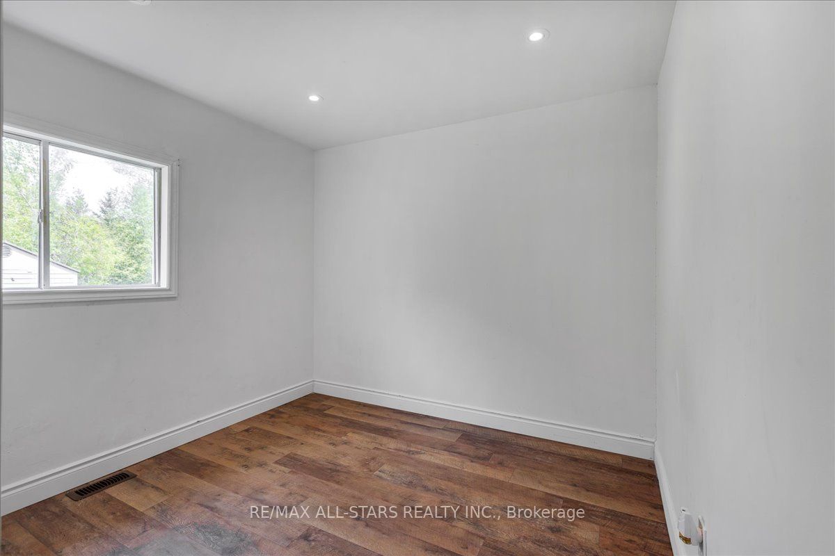 240 Royal Rd Property Photo 2