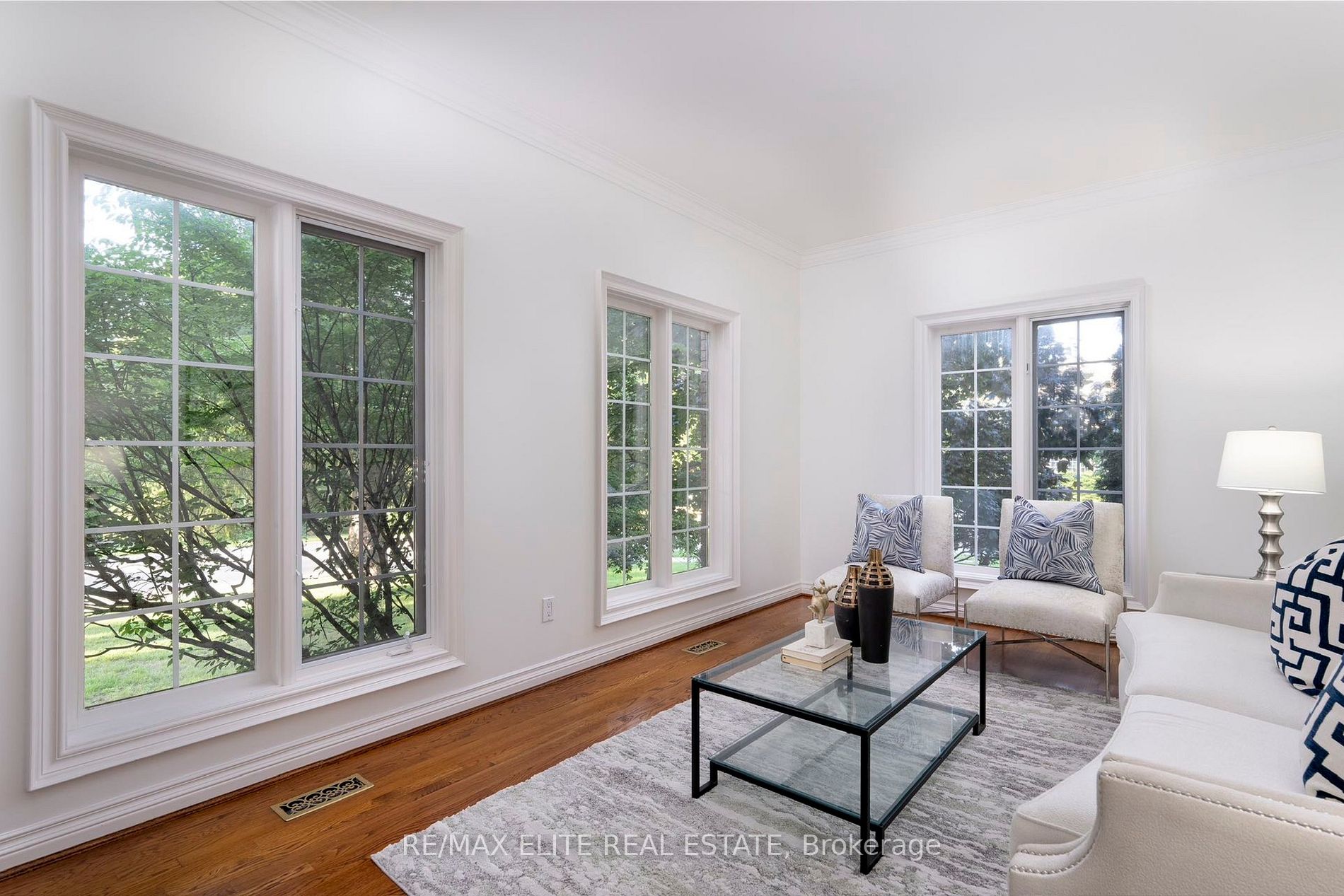 8 Tivoli Ave Property Photo 2
