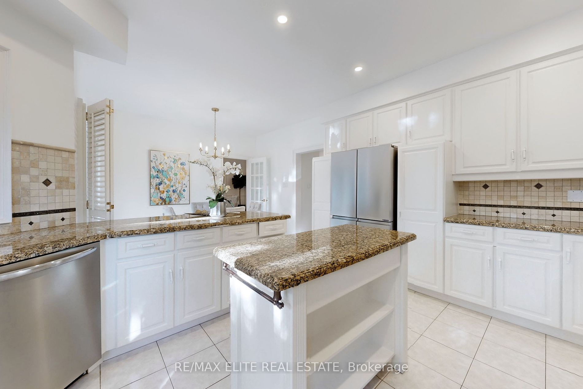 8 Tivoli Ave Property Photo 9