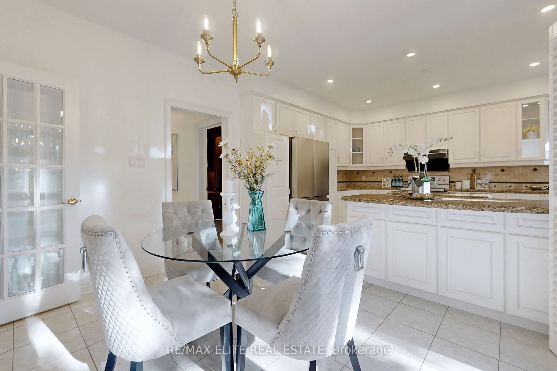 8 Tivoli Ave Property Photo 13