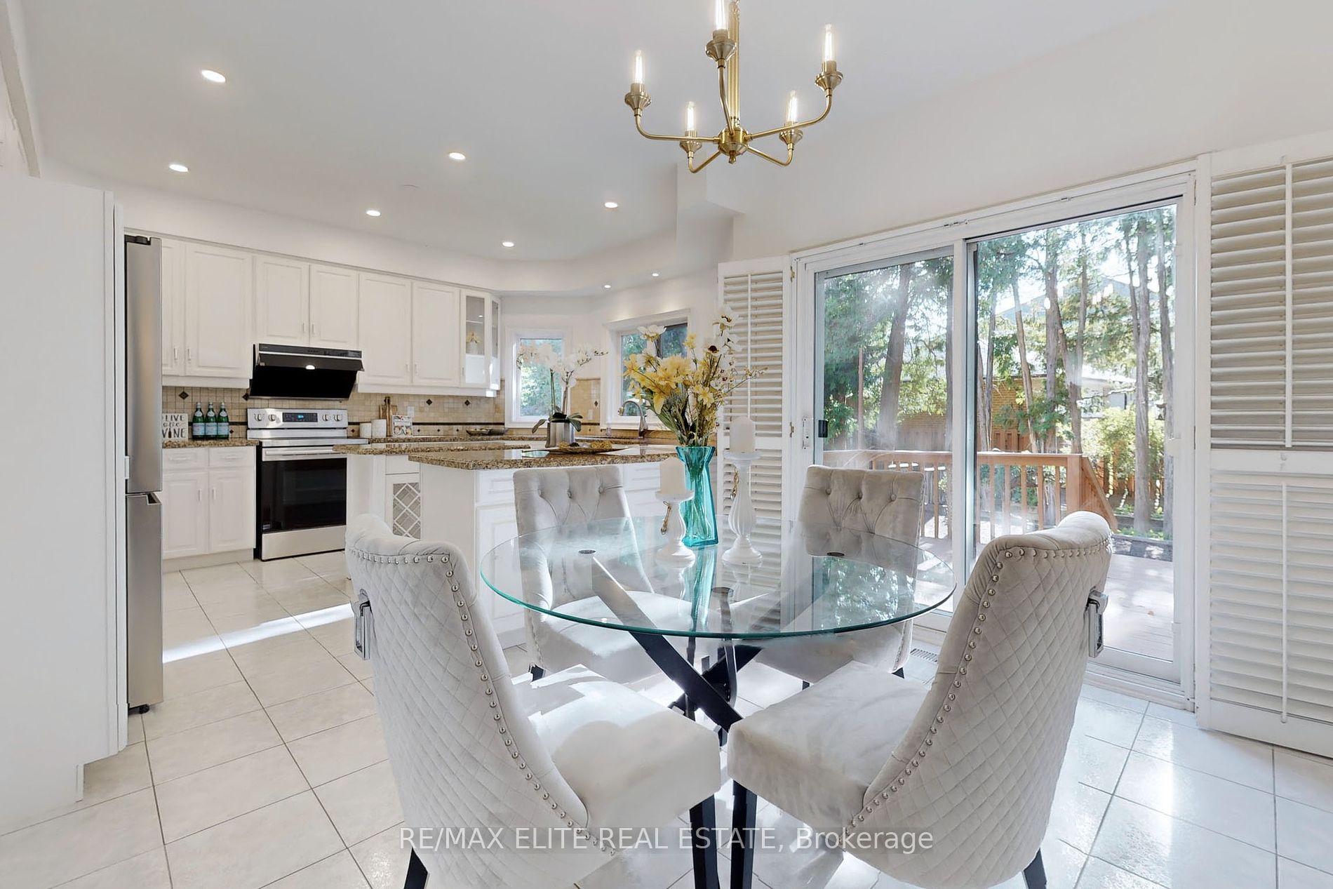 8 Tivoli Ave Property Photo 14
