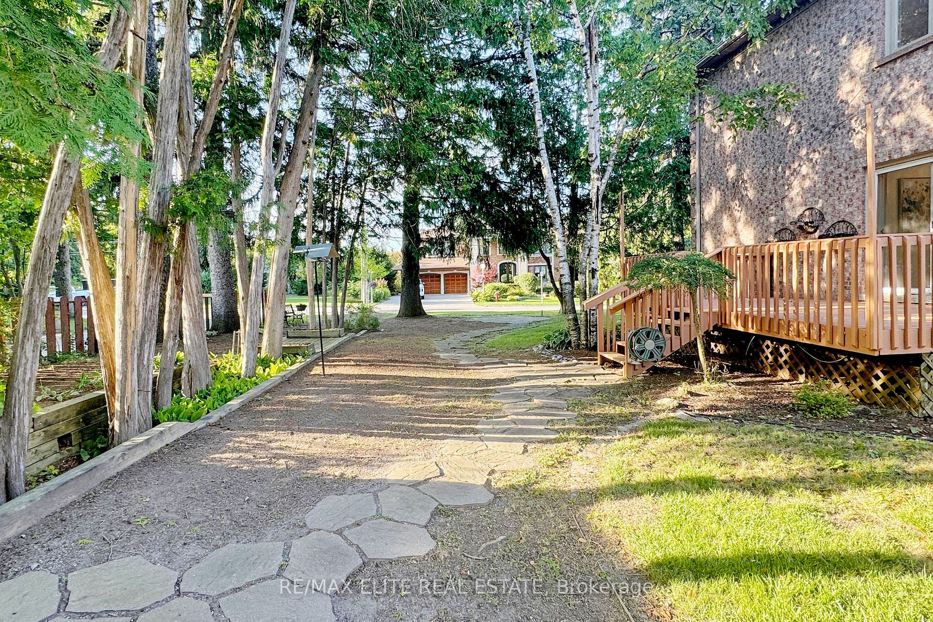 8 Tivoli Ave Property Photo 33