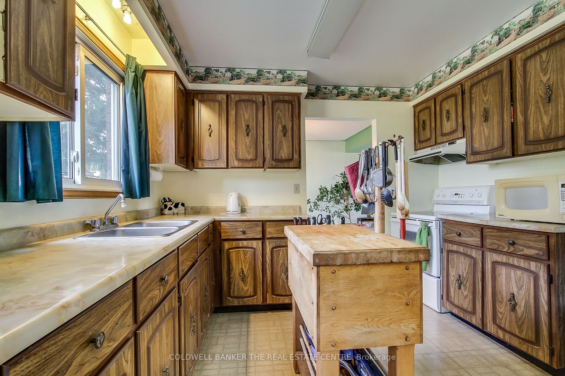 3579 10th Sdrd Property Photo 4