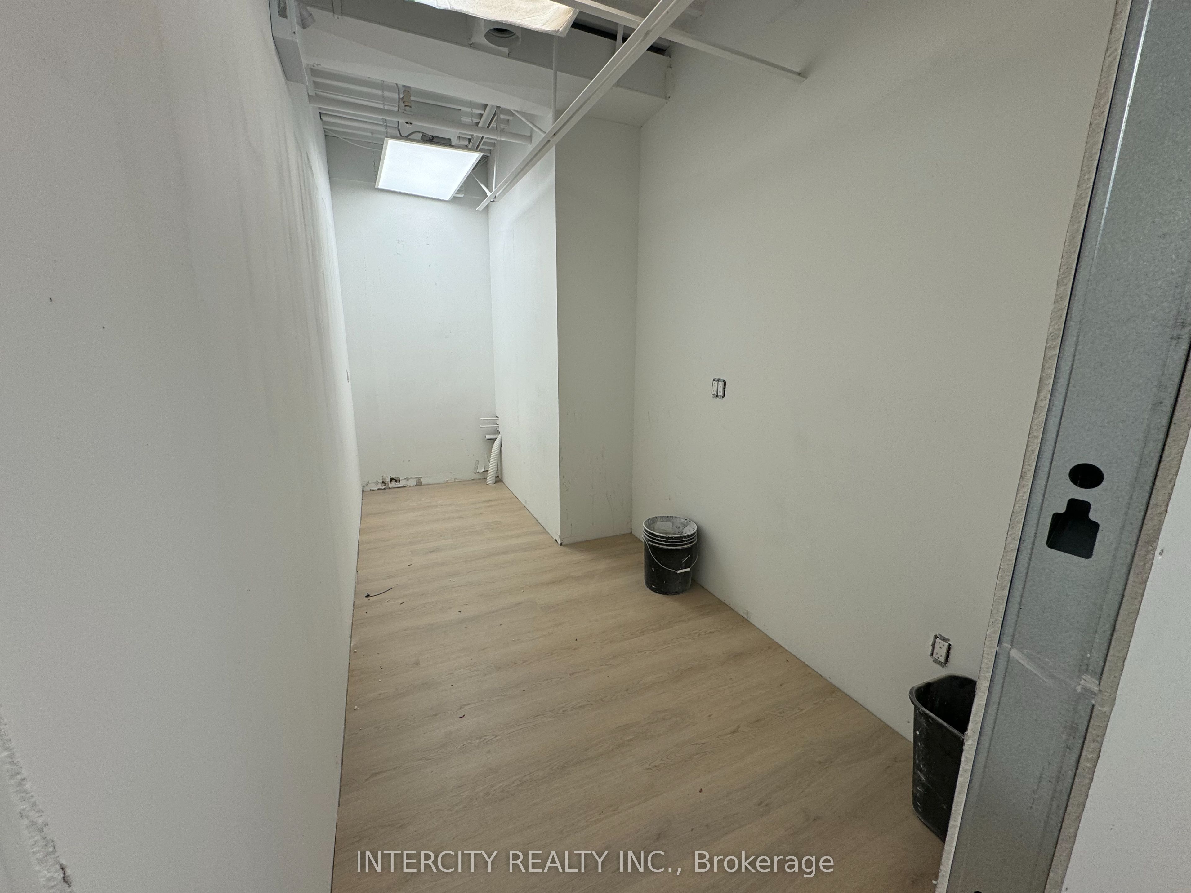#26b-a - 665 Millway Avenue Property Photo 8