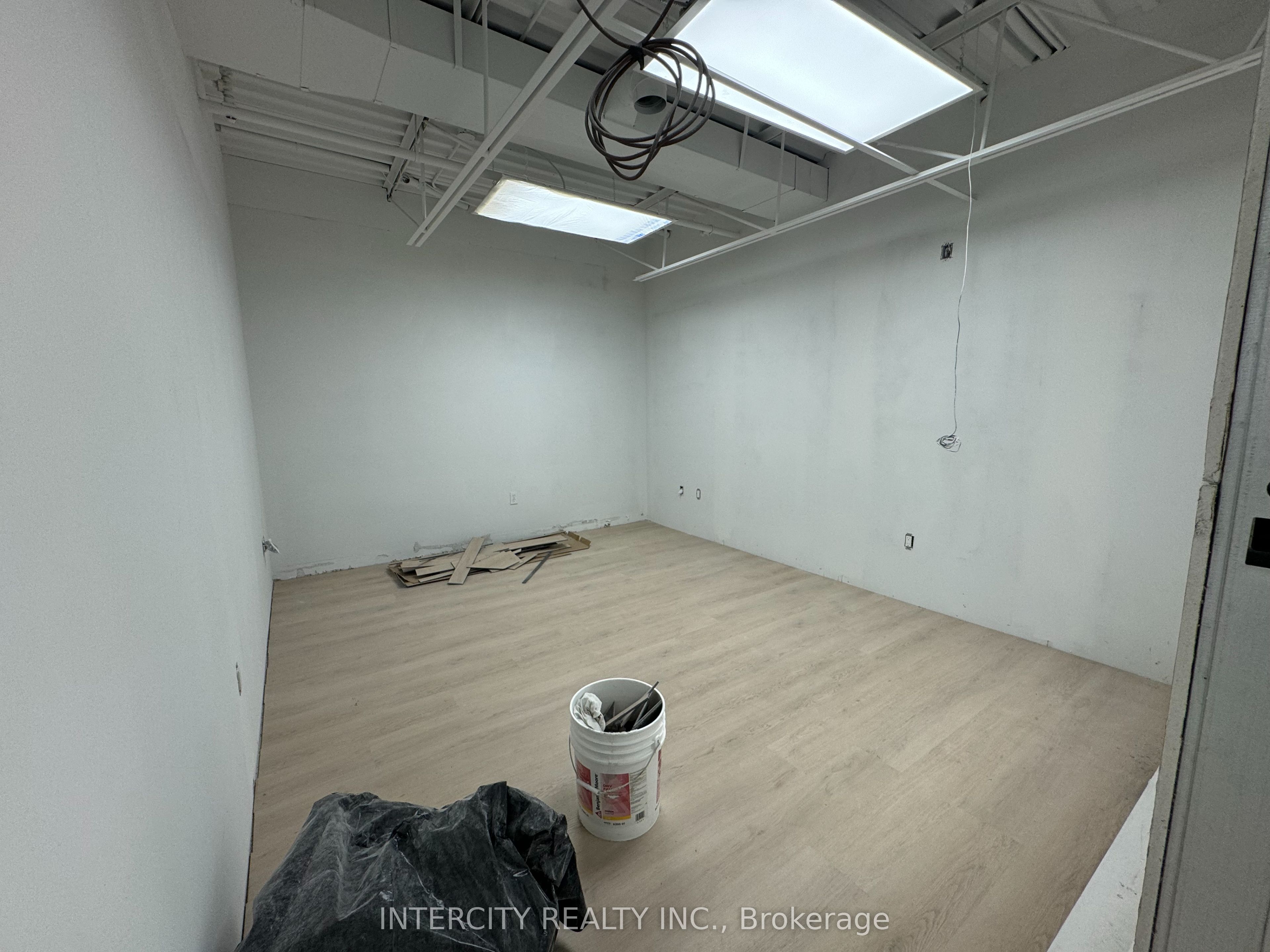 #26b-a - 665 Millway Avenue Property Photo 9