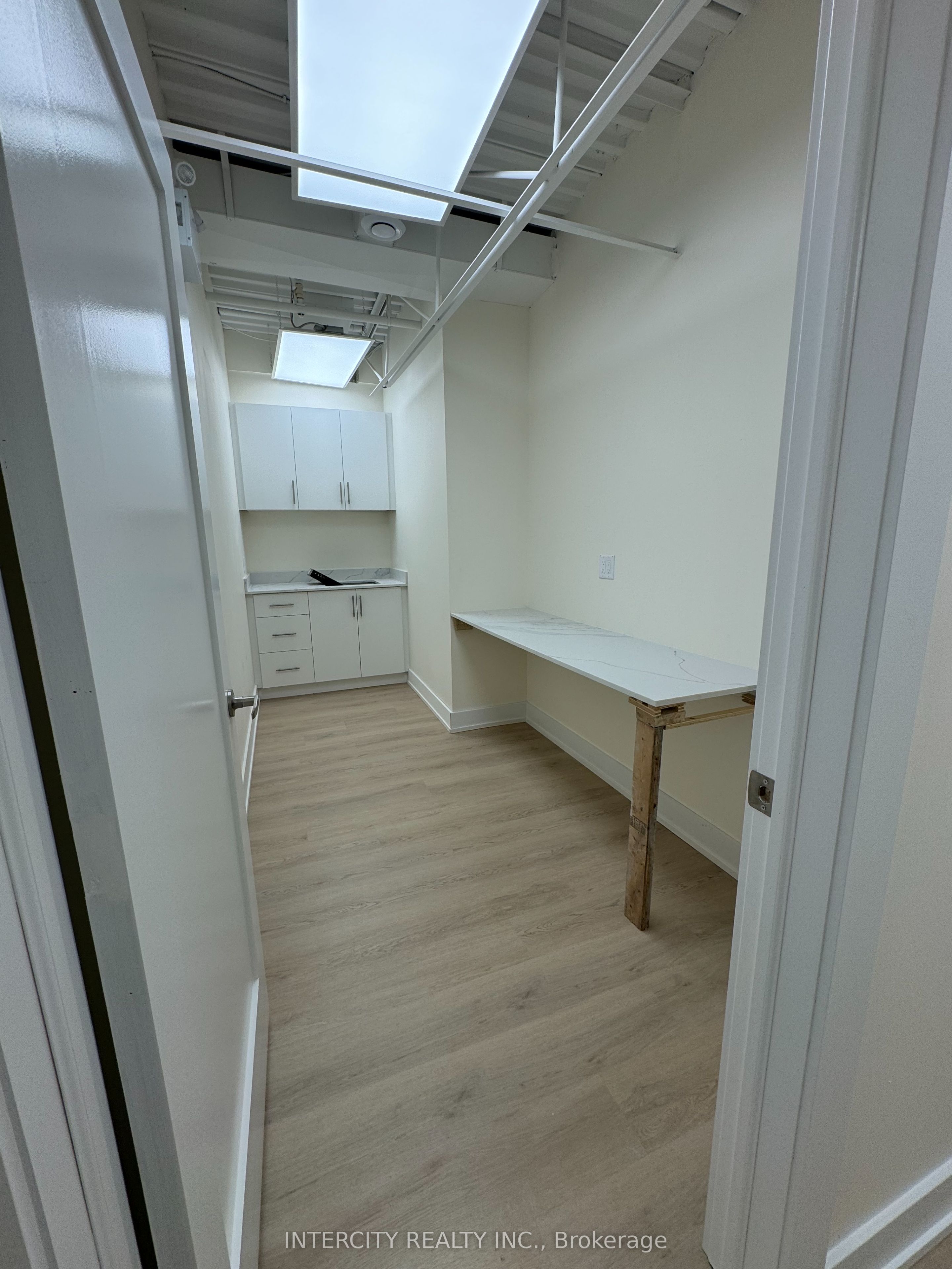 #26b - B - 665 Millway Avenue Property Photo 5