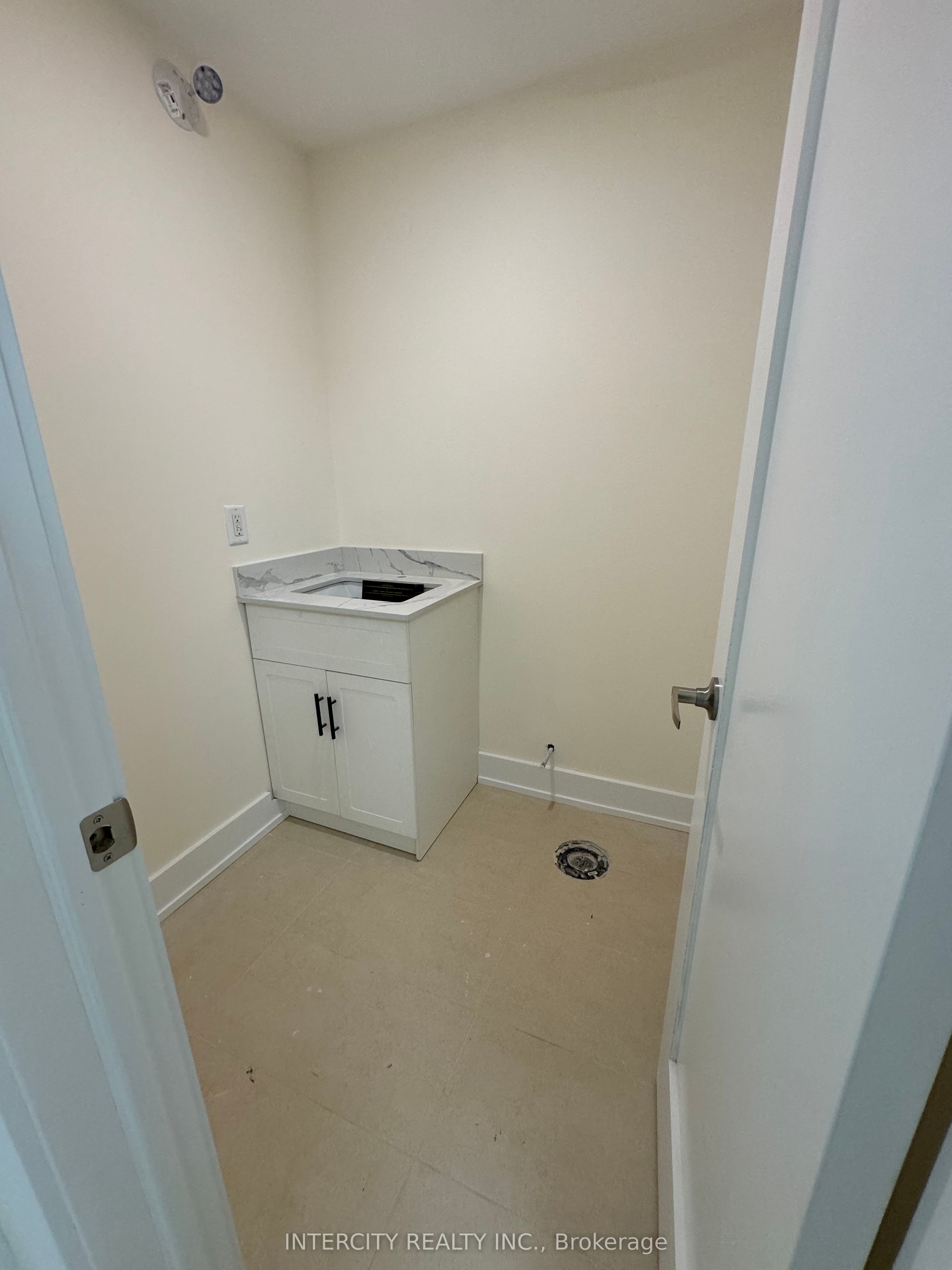#26b - B - 665 Millway Avenue Property Photo 9