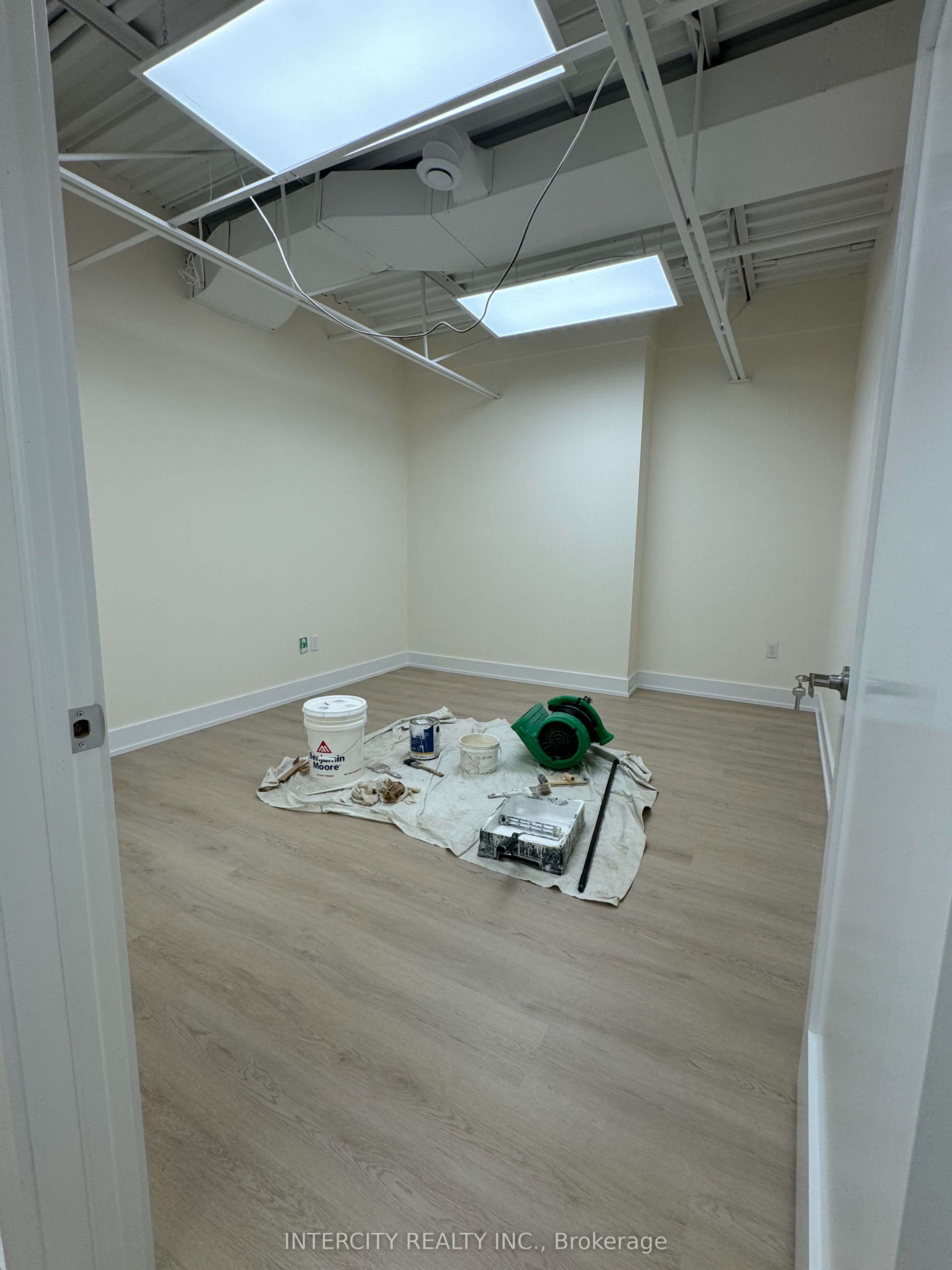 #26b - B - 665 Millway Avenue Property Photo 12