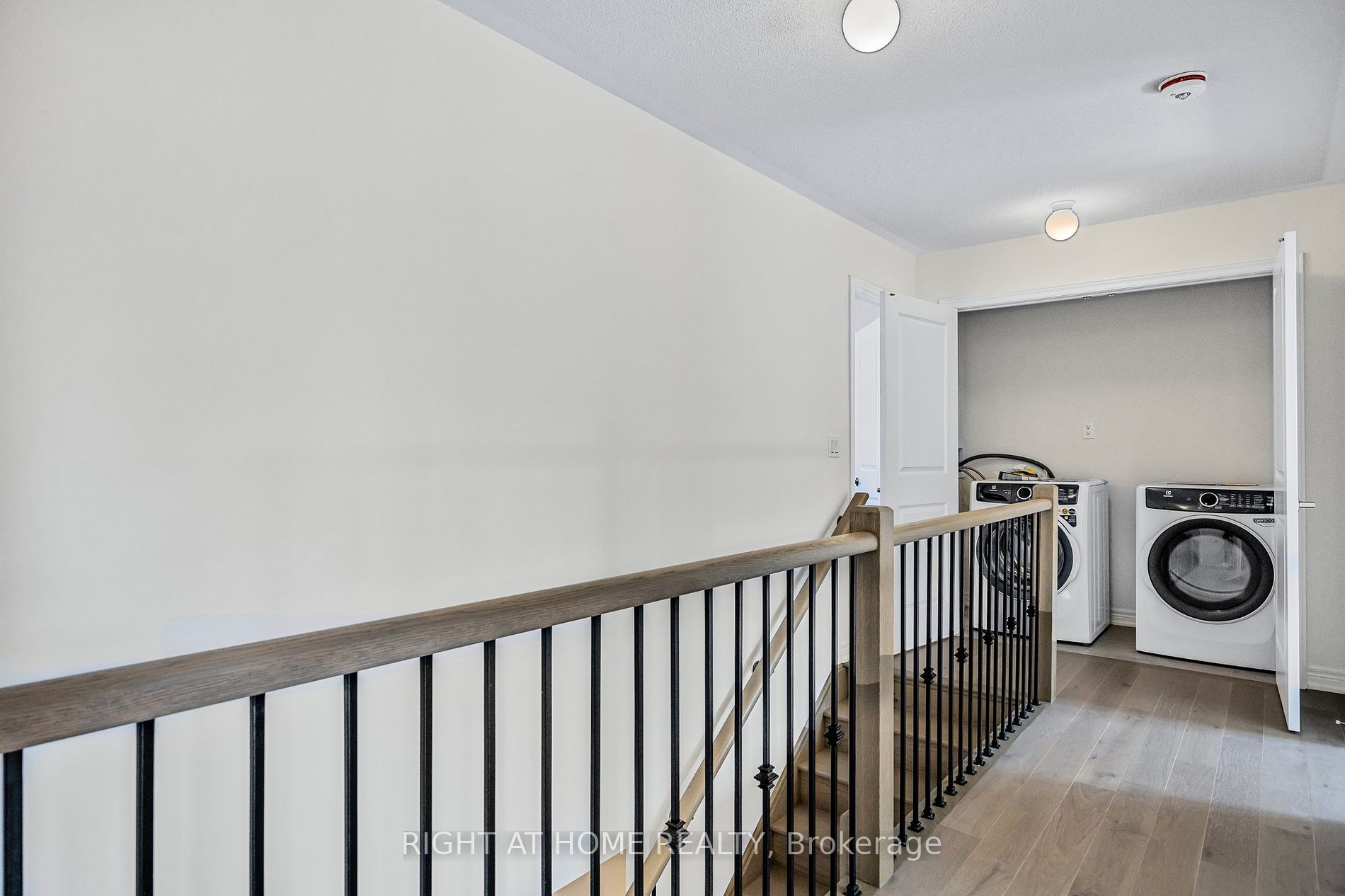 1457 Davis Loop Property Photo 15