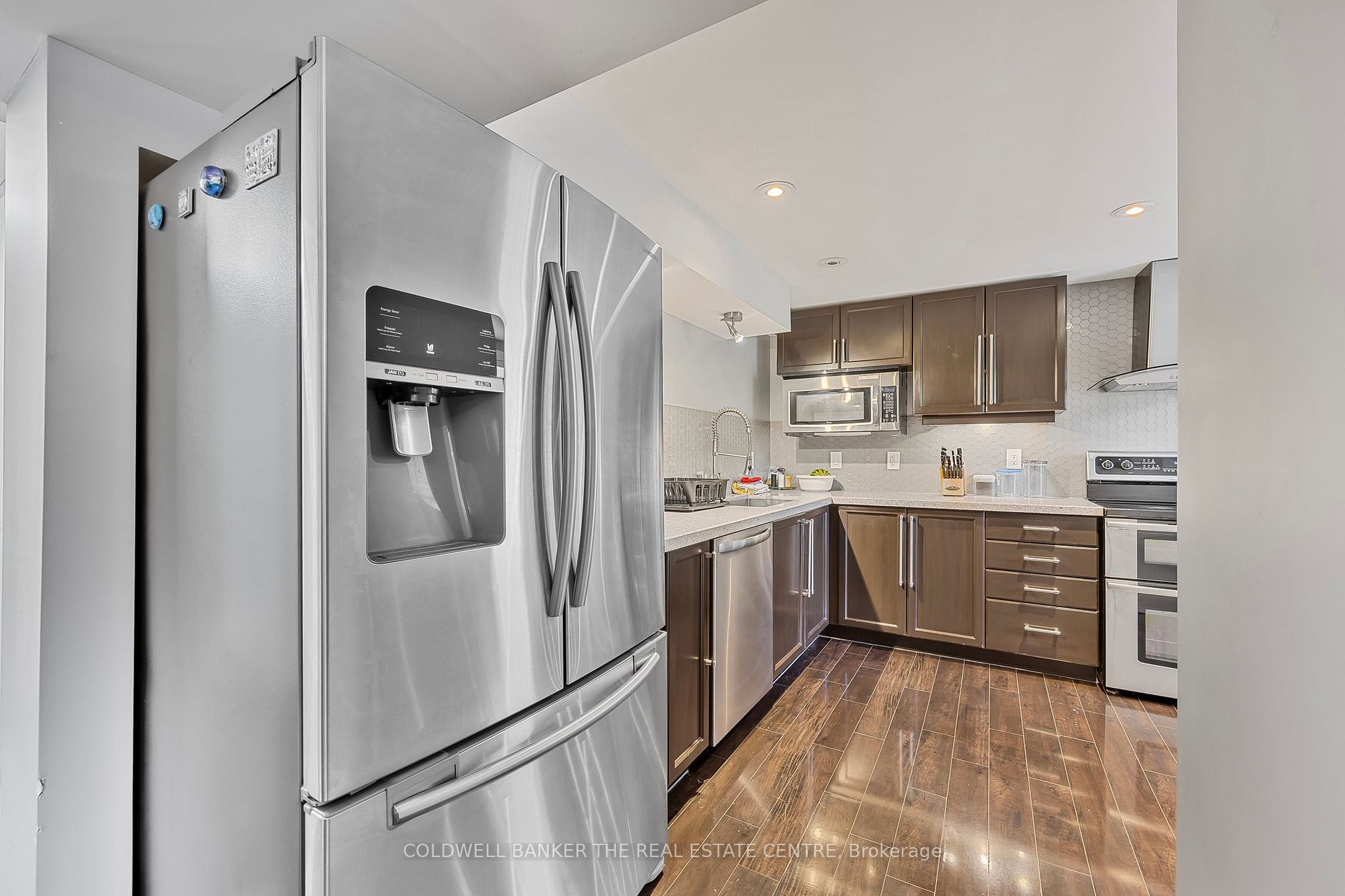 228 Simcoe Rd Property Photo 6