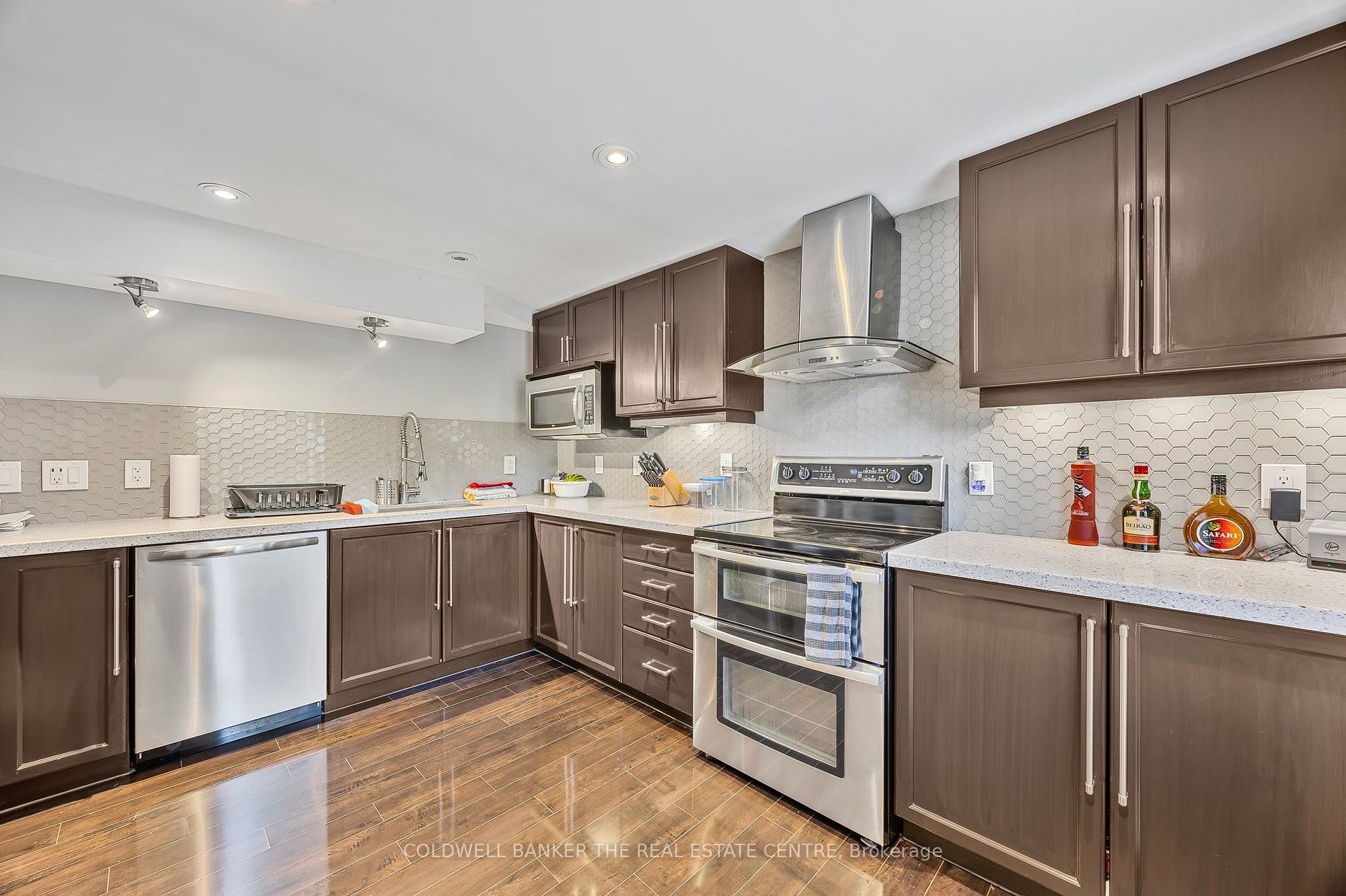 228 Simcoe Rd Property Photo 8