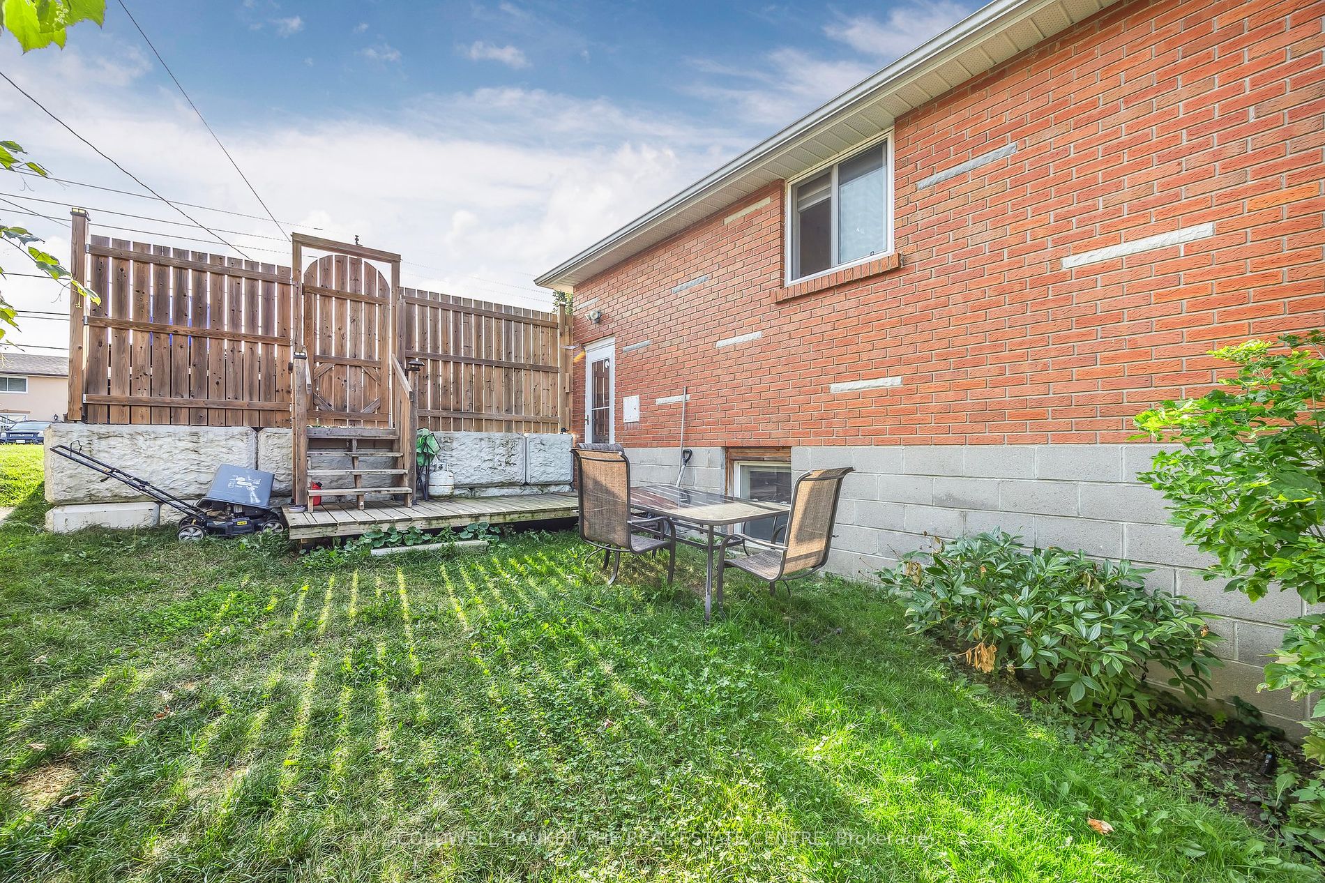 228 Simcoe Rd Property Photo 15