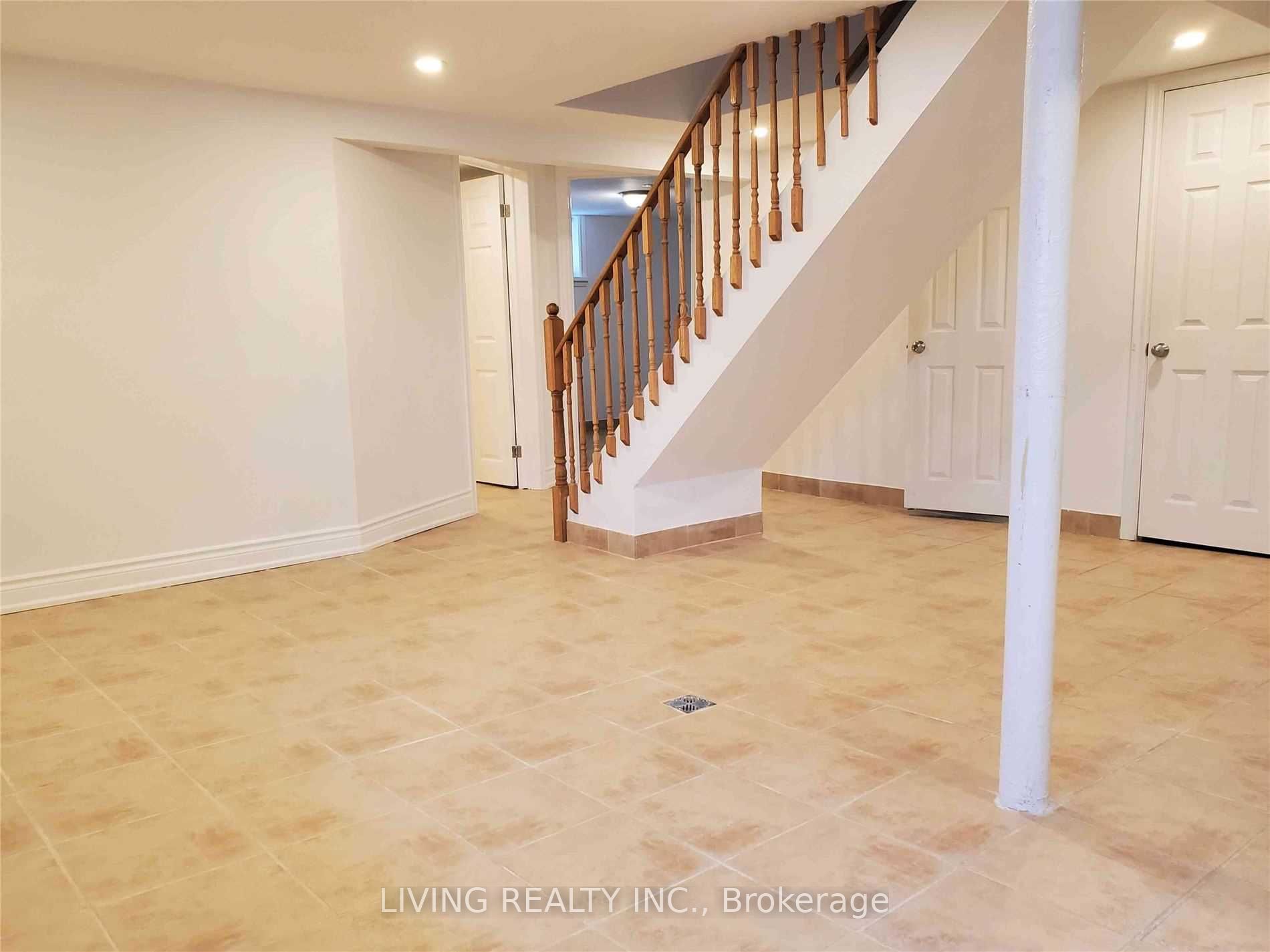 422 Marybay Cres Property Photo 2
