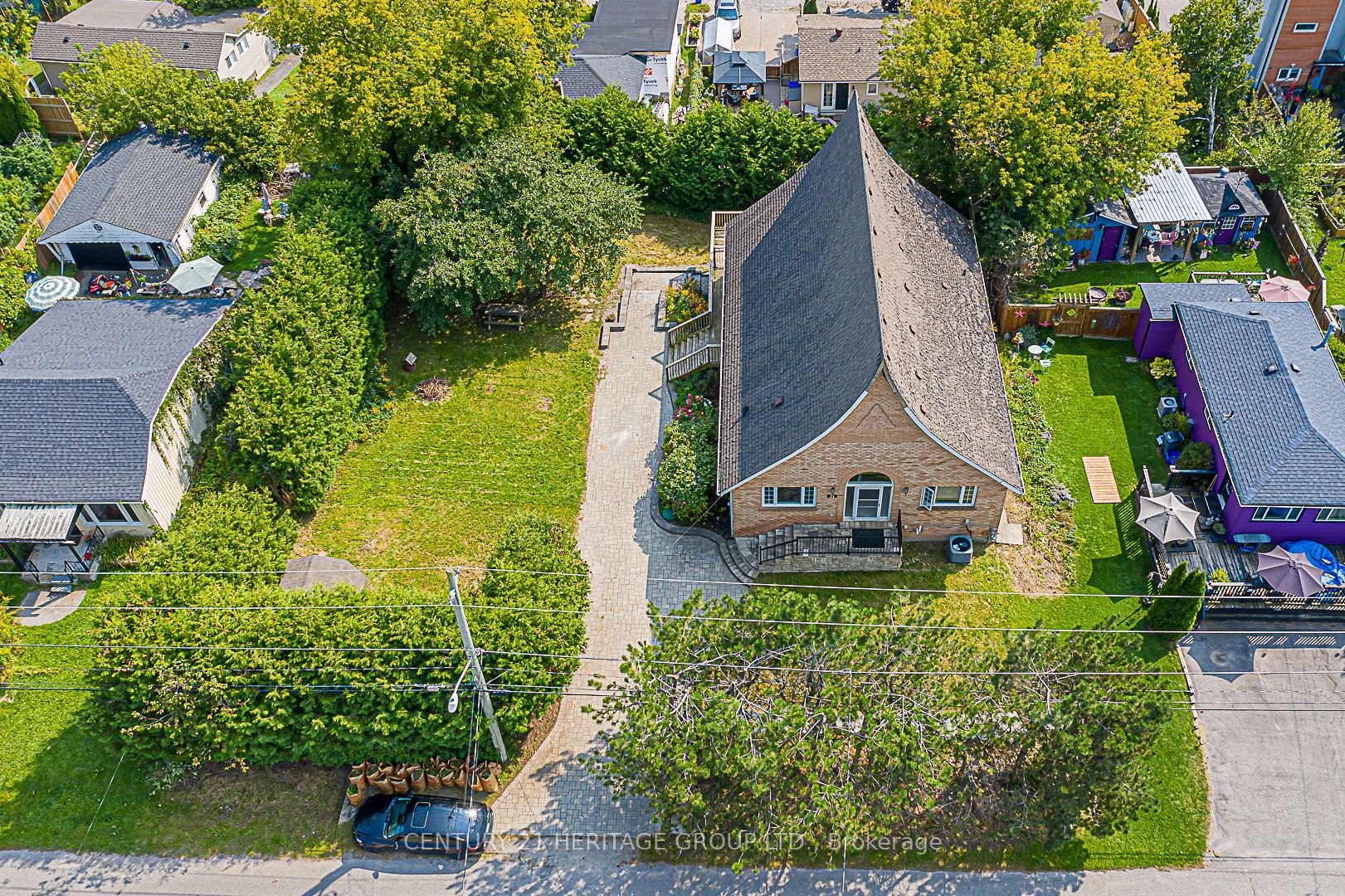 21 Windsor Dr N Property Photo