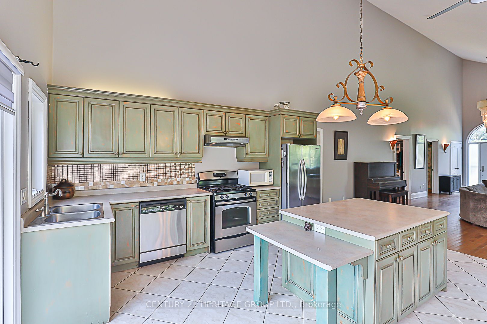 21 Windsor Dr N Property Photo 11
