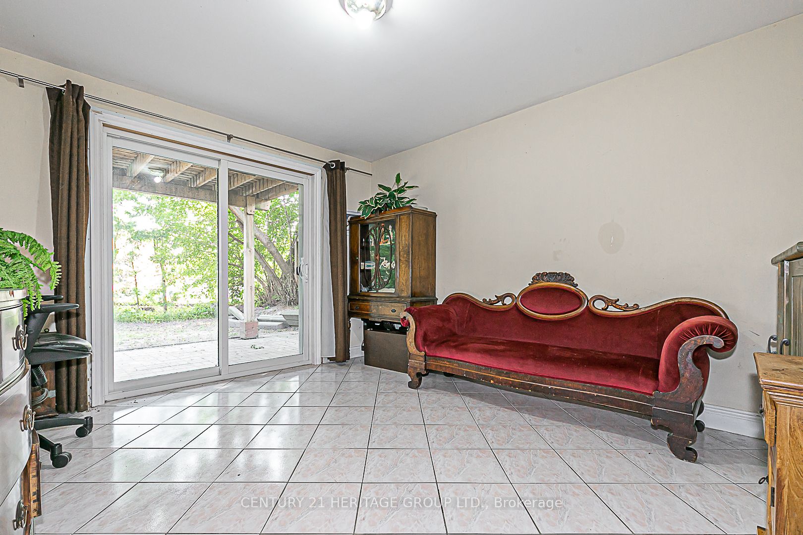 21 Windsor Dr N Property Photo 27