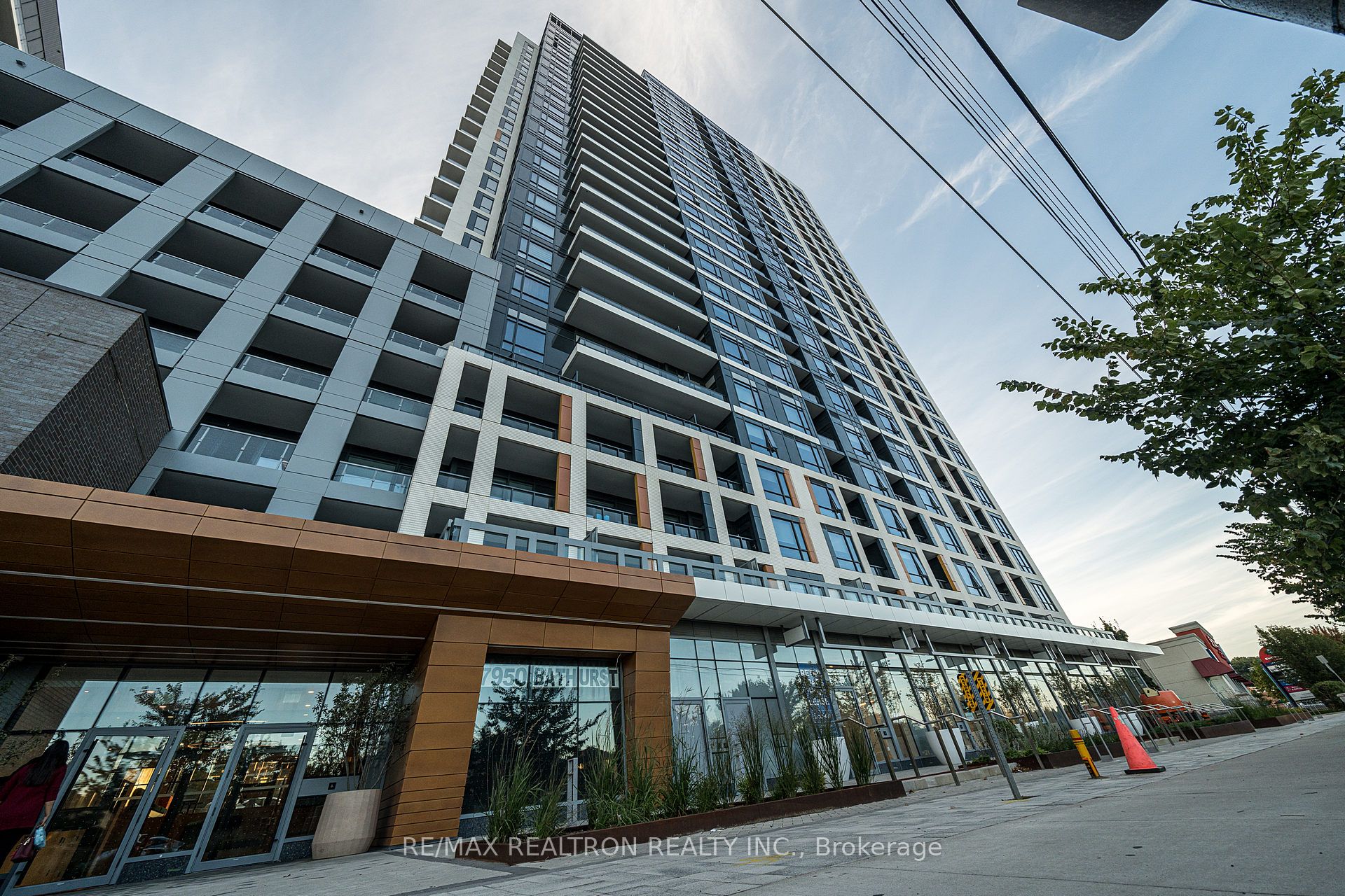 #2511 - 7950 Bathurst Street Property Photo 1