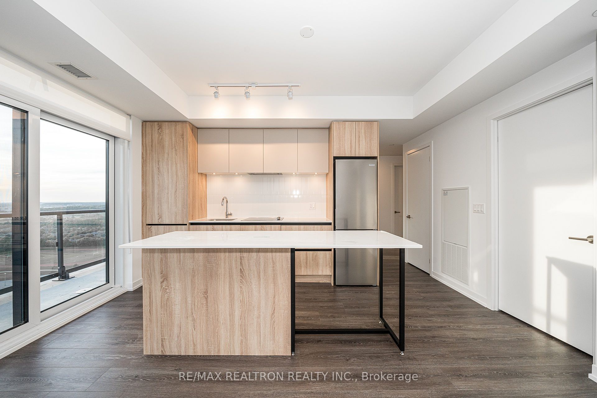 #2511 - 7950 Bathurst Street Property Photo 5