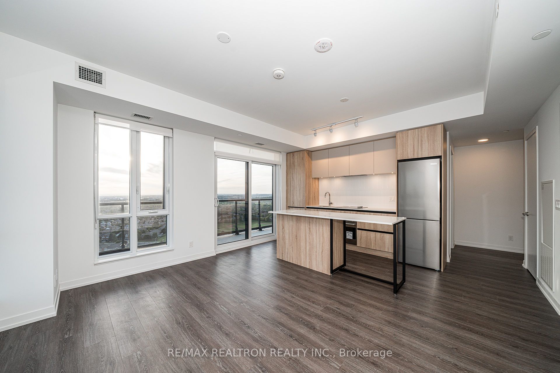#2511 - 7950 Bathurst Street Property Photo 6