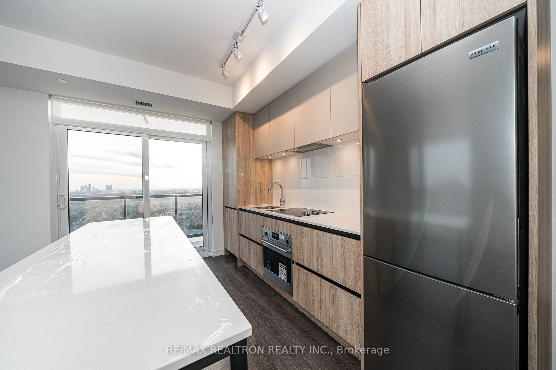 #2511 - 7950 Bathurst Street Property Photo 7